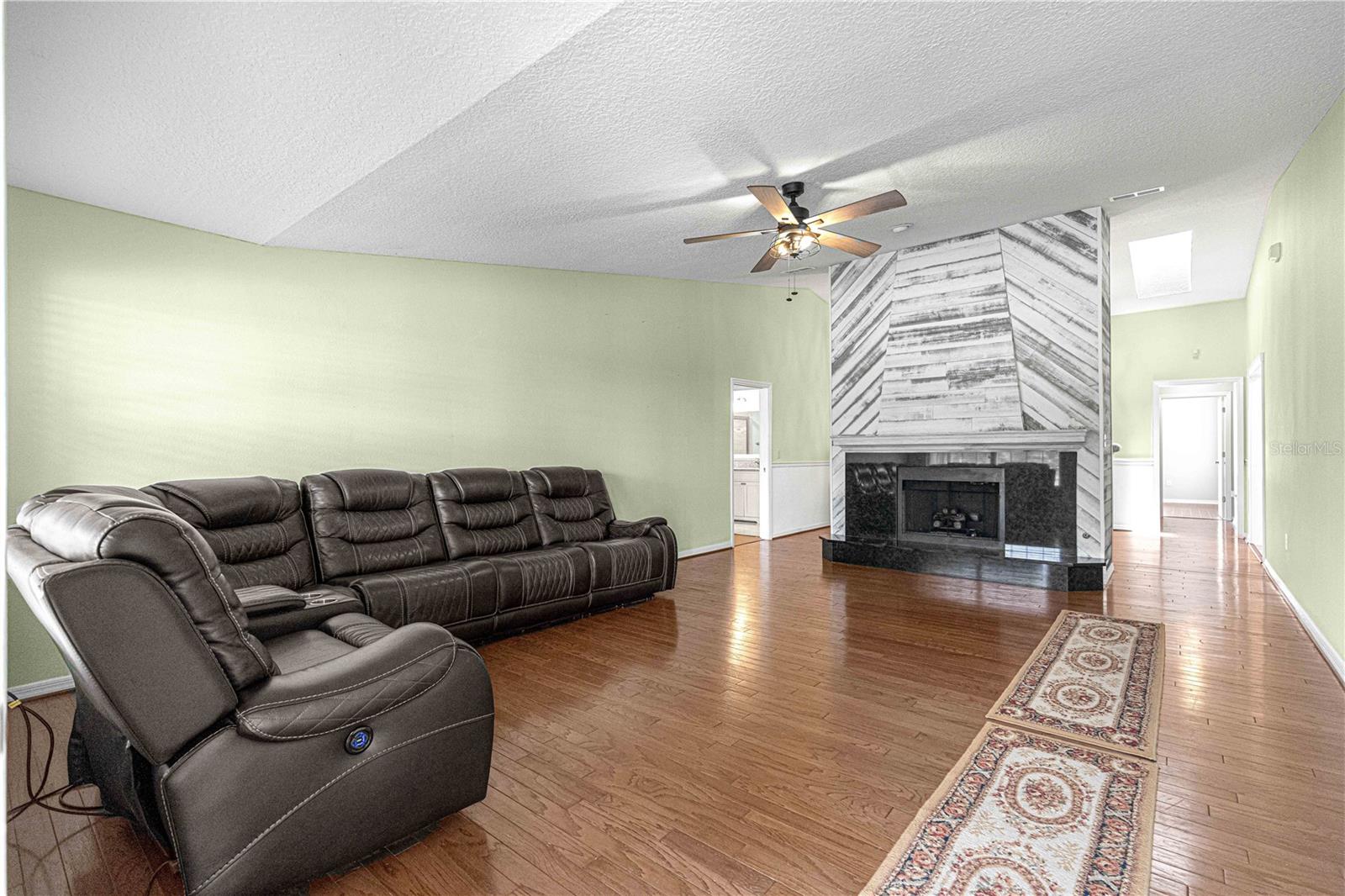 925 Beverly Harbors Dr Property Photo 5