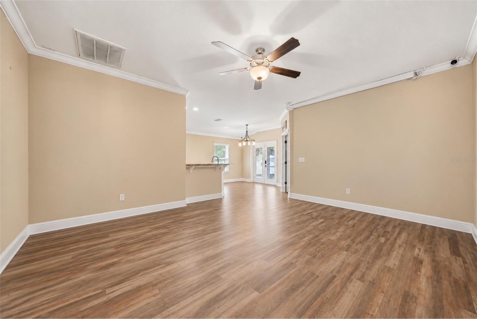 362 Lake St Property Photo 4