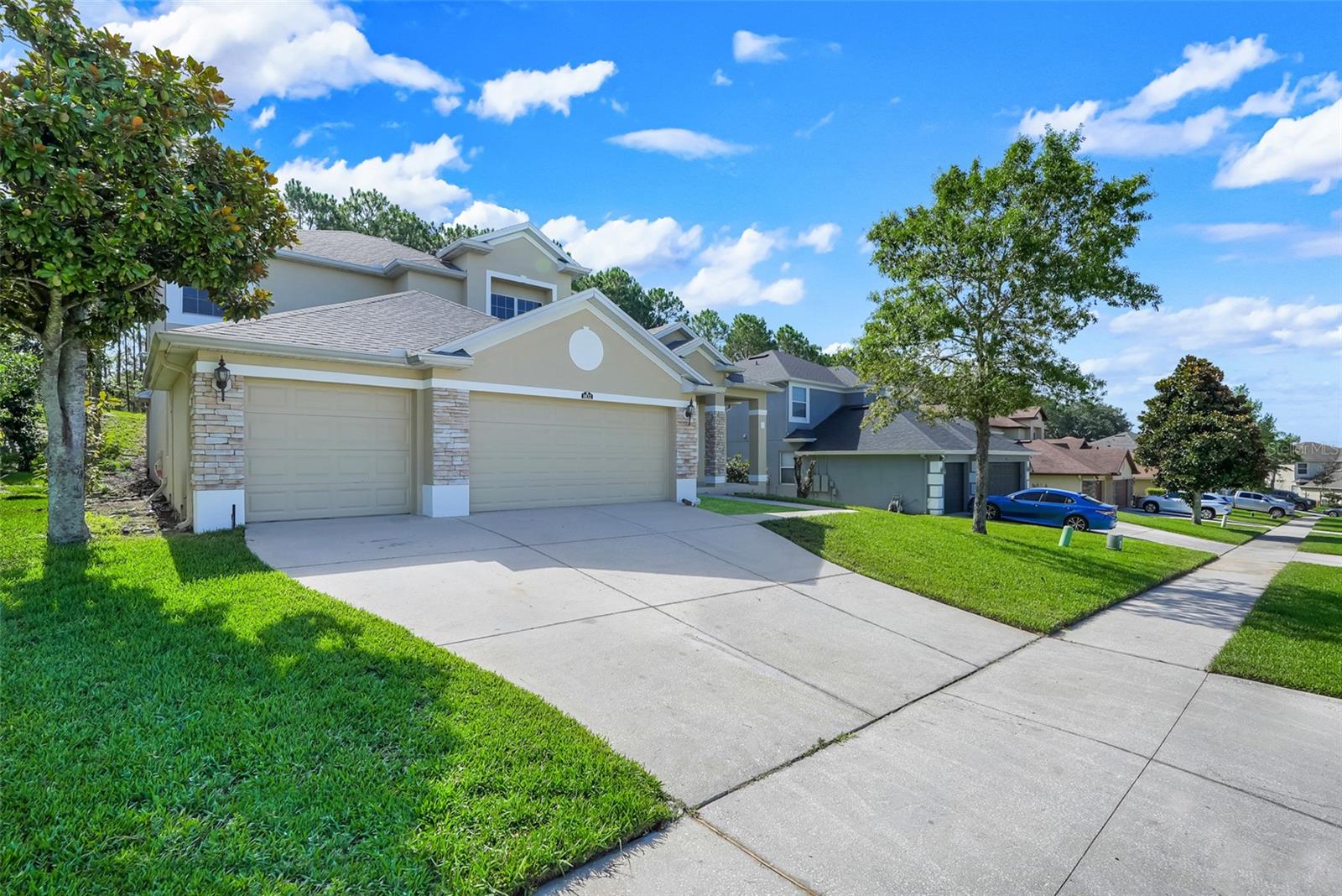 1832 Nature Cove Ln Property Photo 2