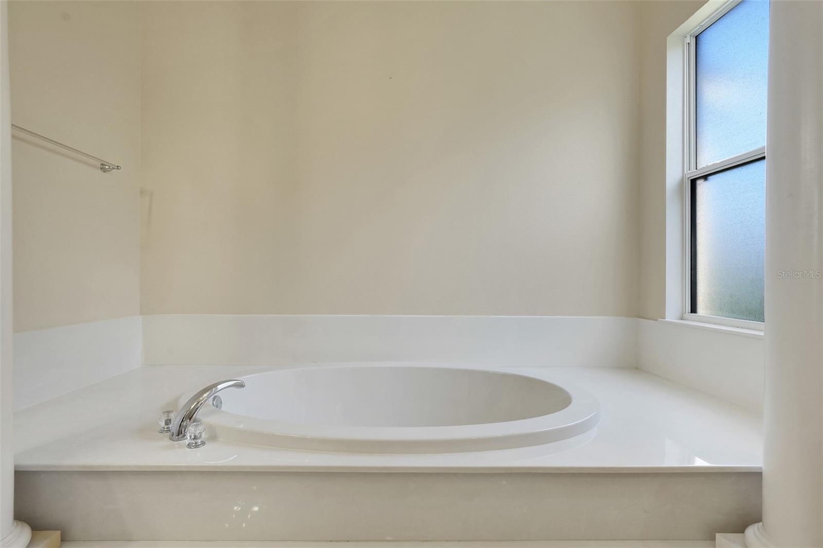 1832 Nature Cove Ln Property Photo 26