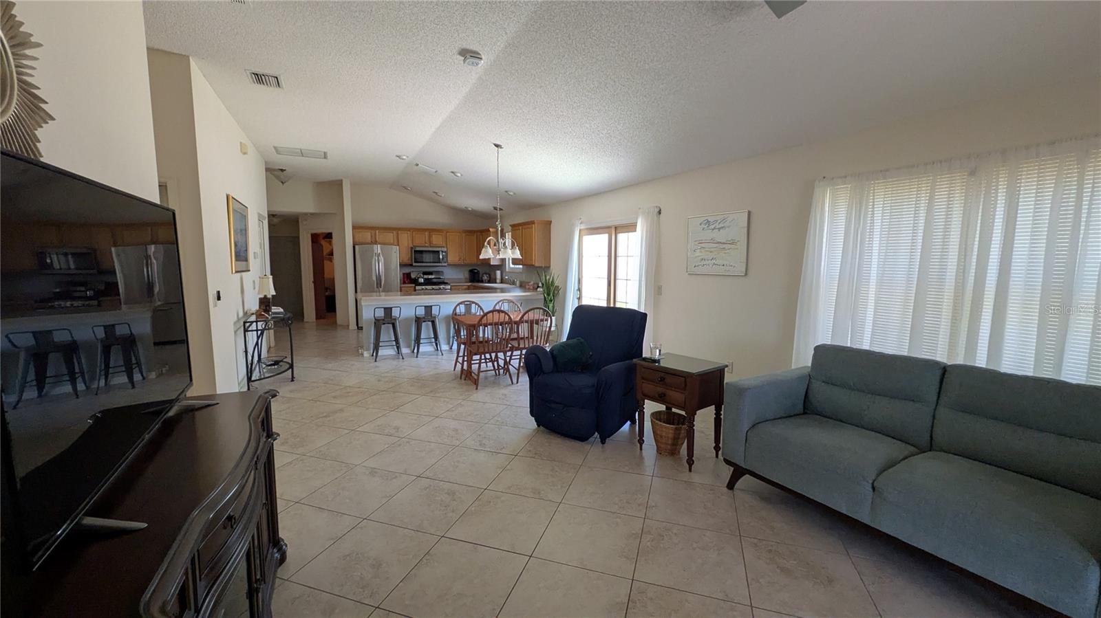 1231 Estill Ave Property Photo 3