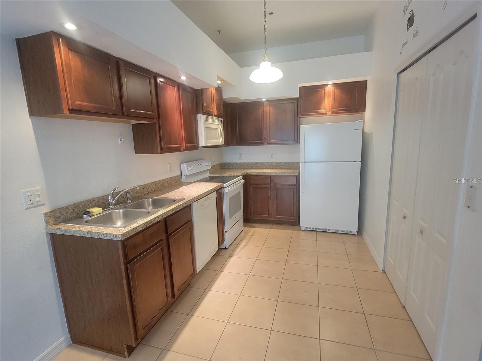 1432 Broken Oak Dr #31a Property Photo 7