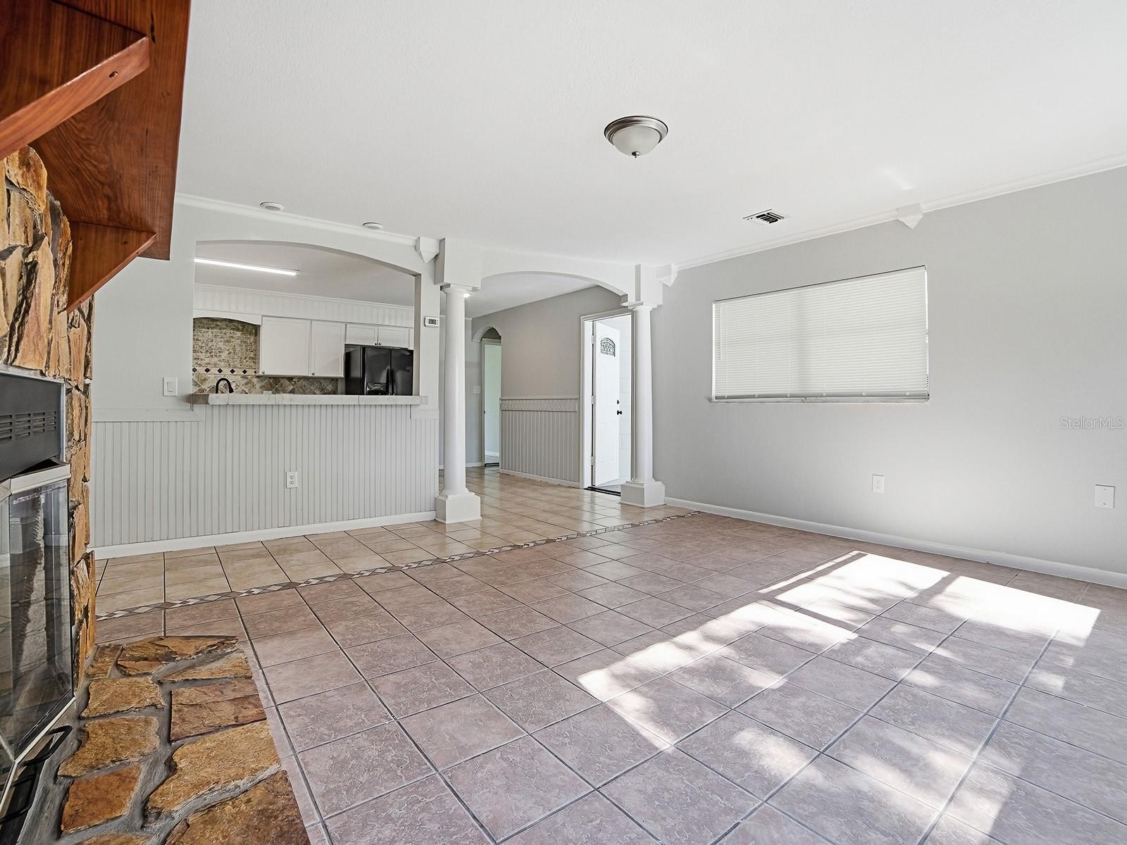 1361 Peters Dr Property Photo 3