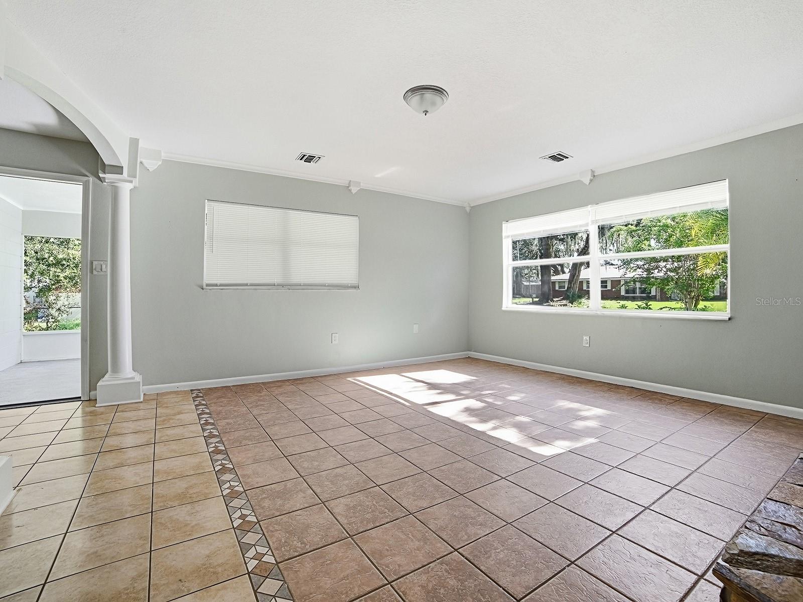 1361 Peters Dr Property Photo 6