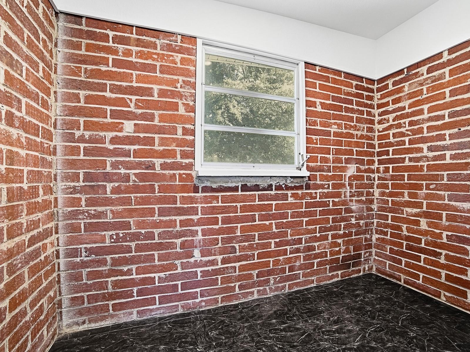 1361 Peters Dr Property Photo 29