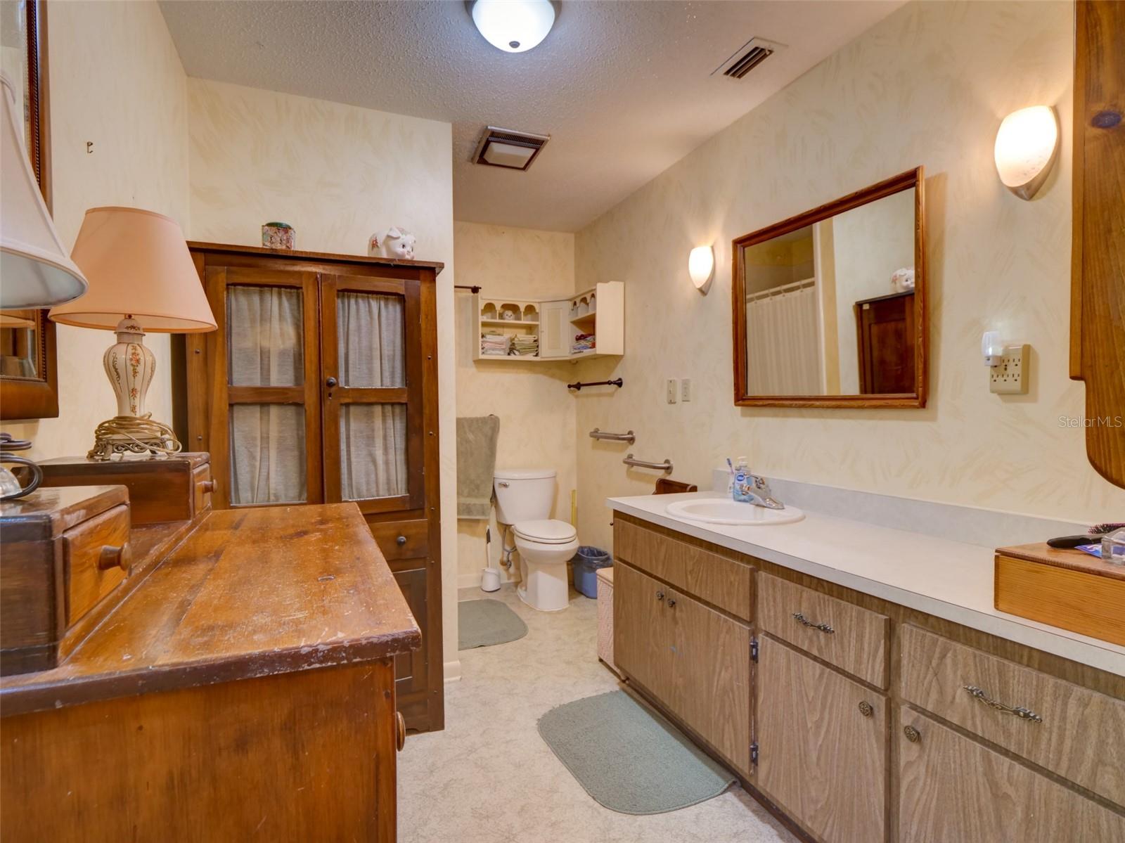 314 N York St Property Photo 23