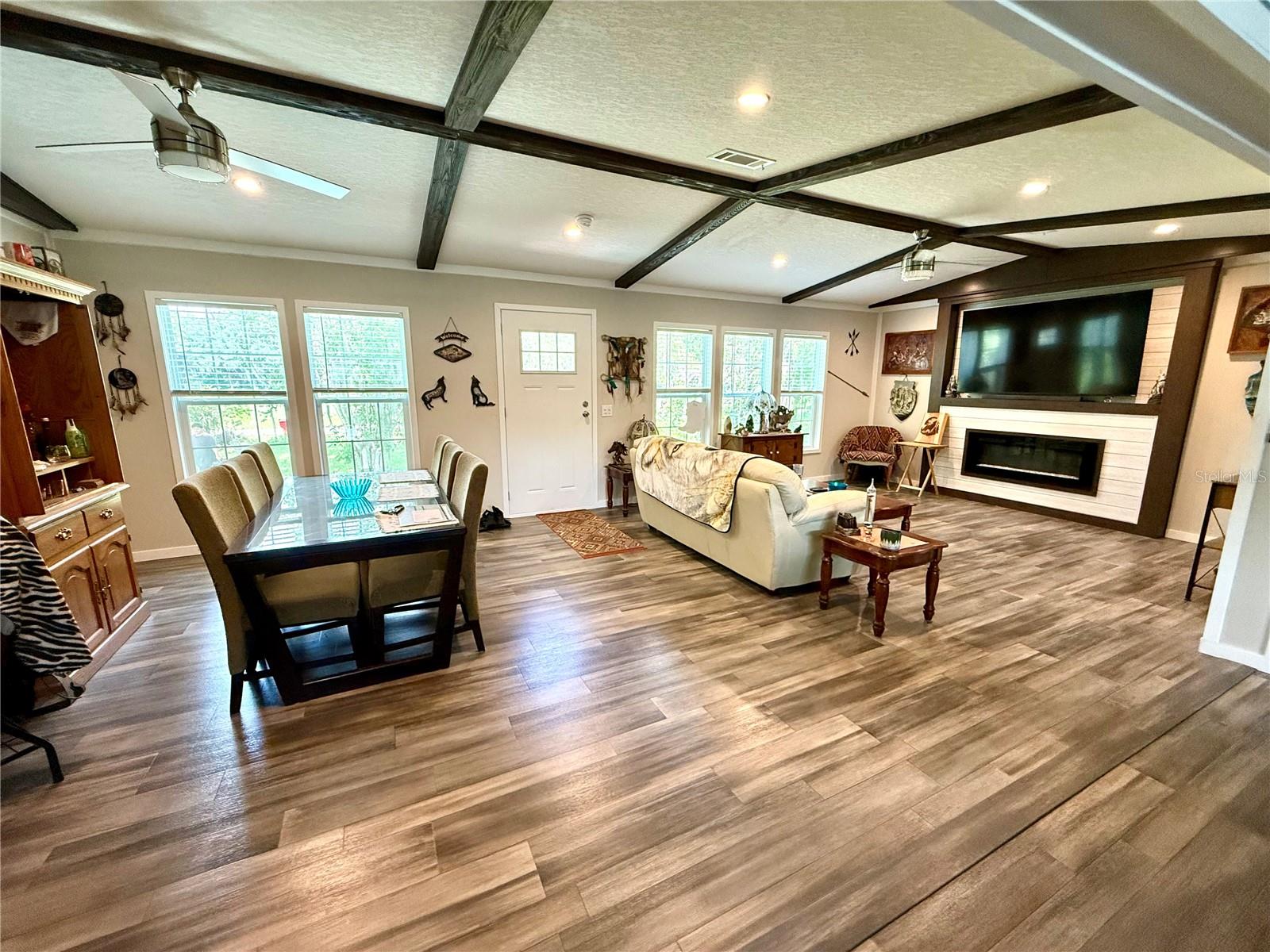 7589 Cr 763 Property Photo 2