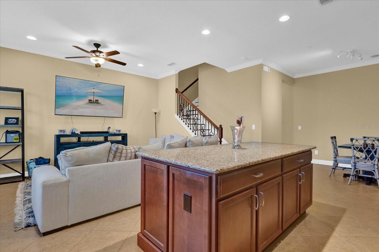9219 Laureate Blvd Property Photo 7