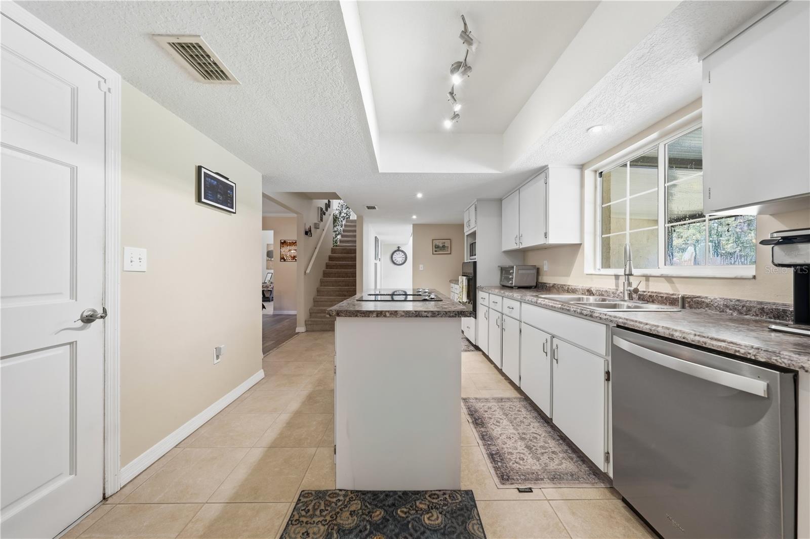 44131 Parkway Ln Property Photo 18