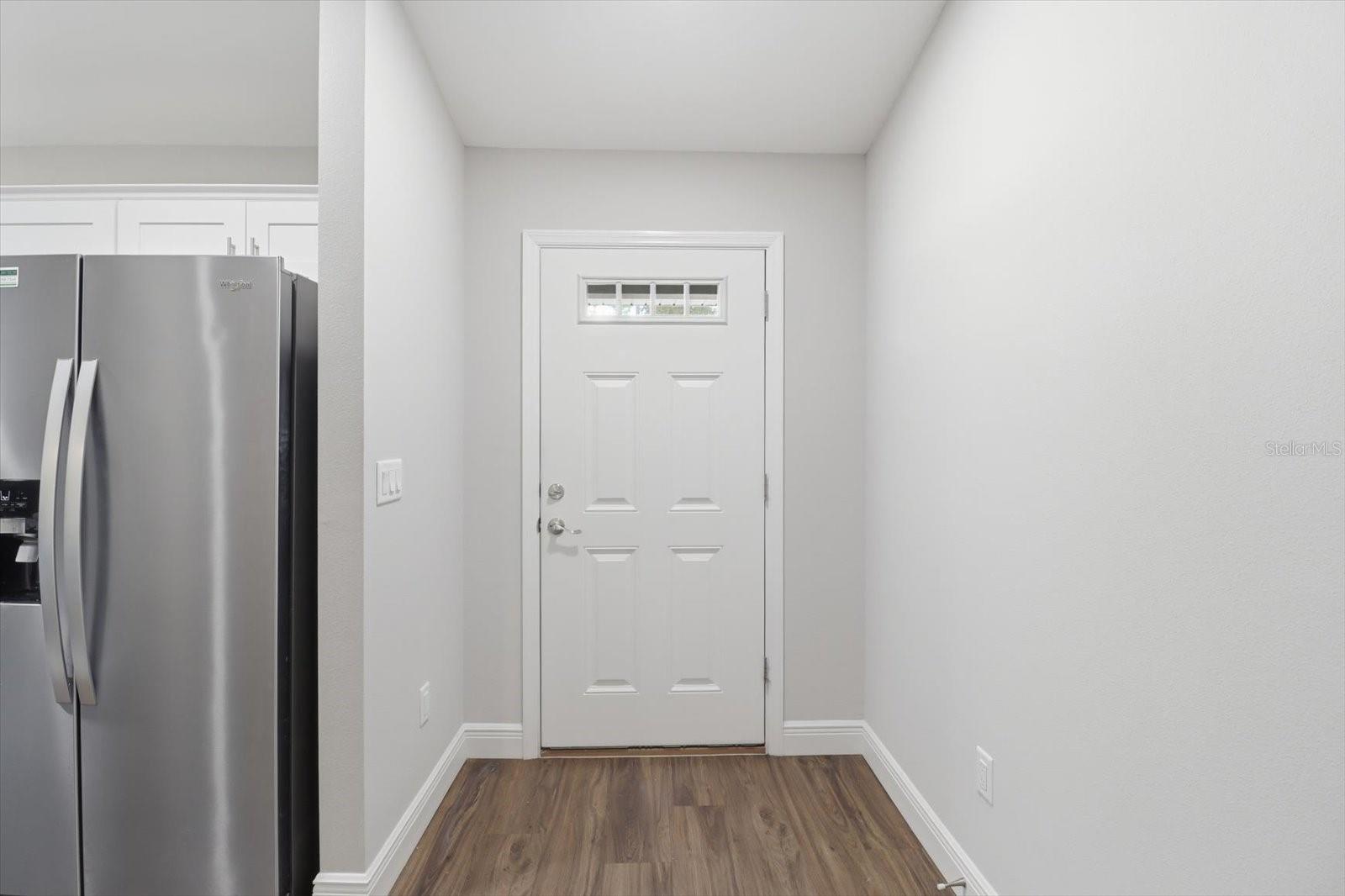 9144/9146 N Peachtree Way Property Photo 3