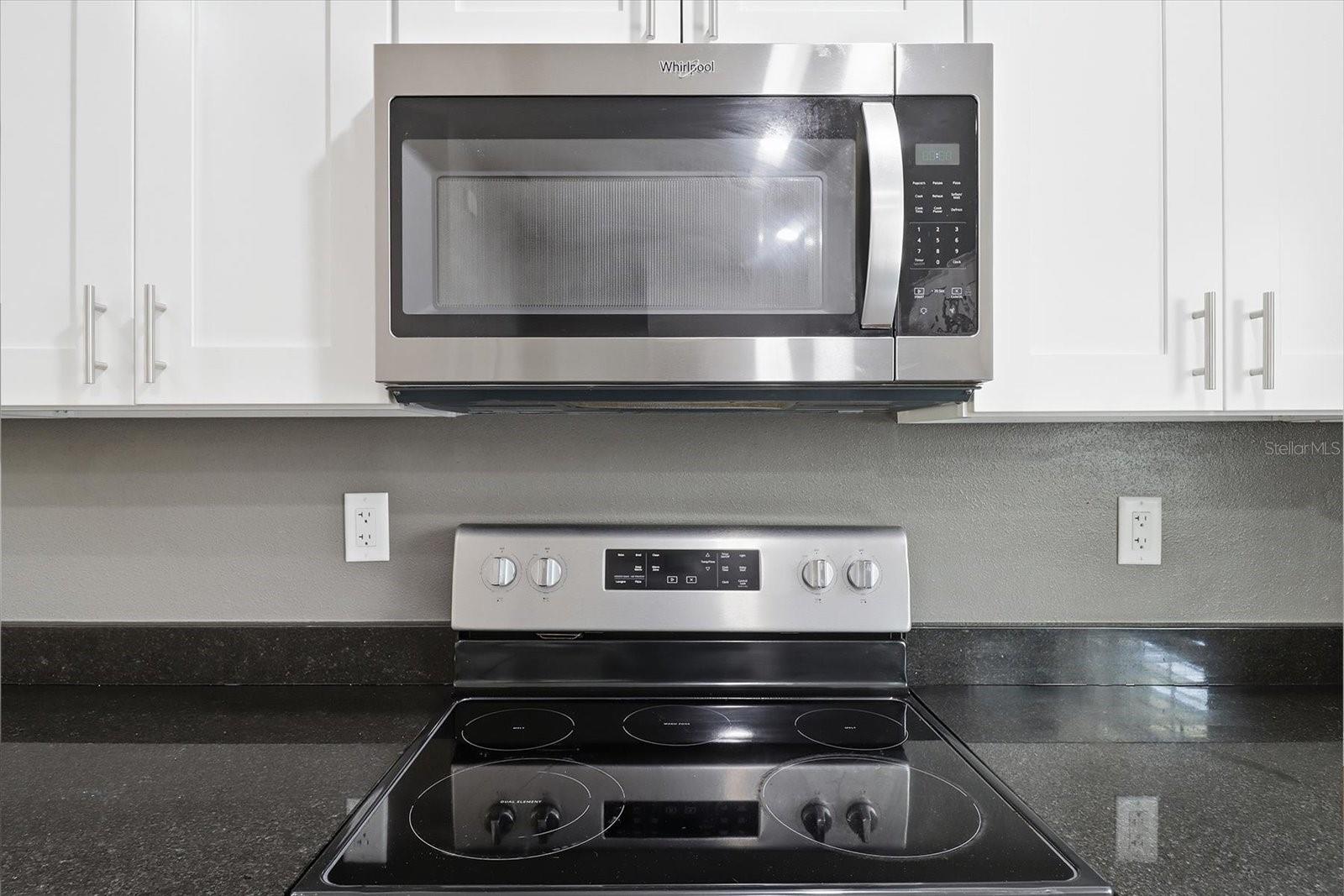 9144/9146 N Peachtree Way Property Photo 10