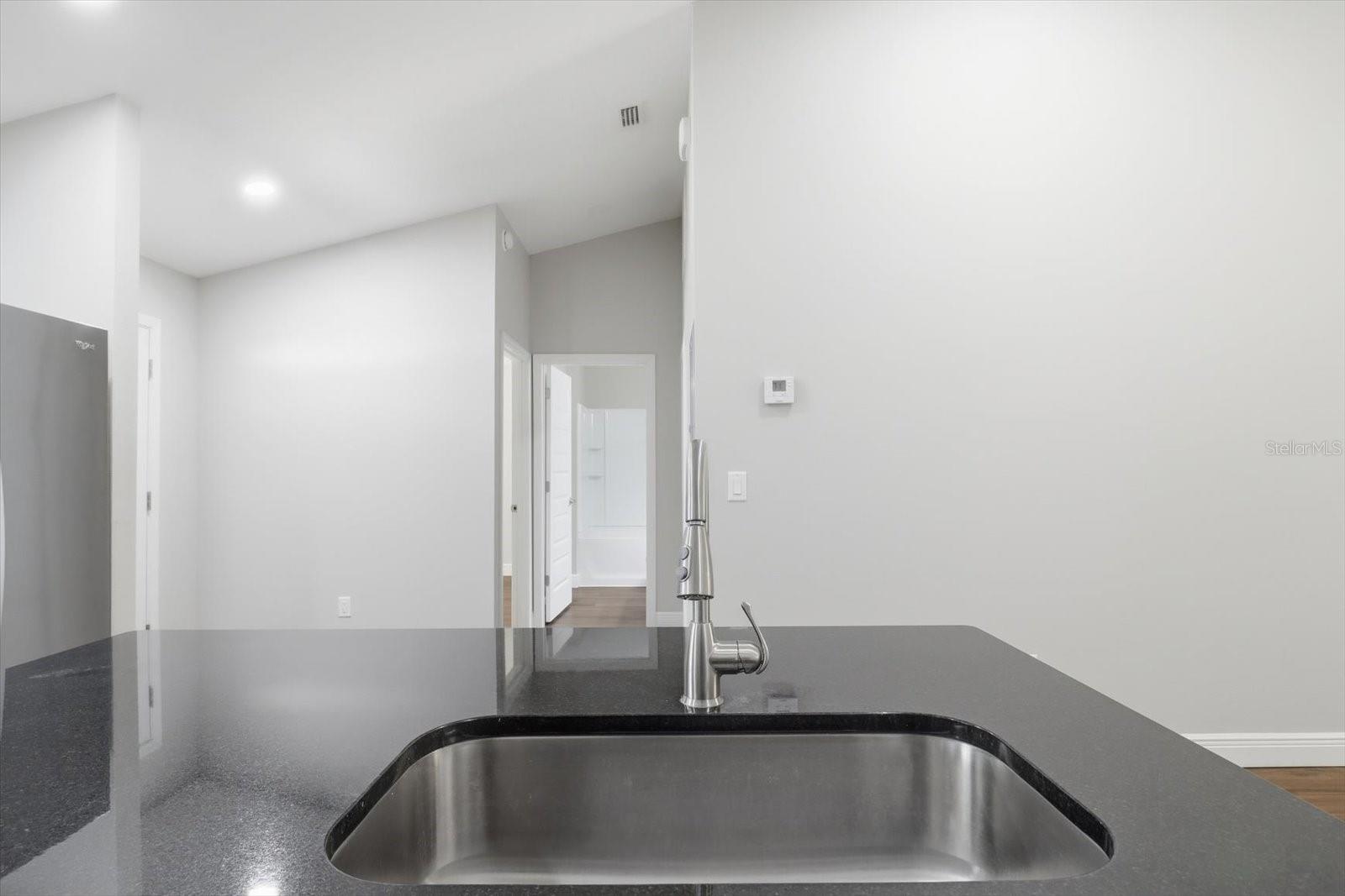 9144/9146 N Peachtree Way Property Photo 11