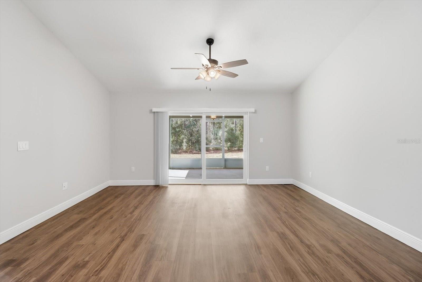 9144/9146 N Peachtree Way Property Photo 12