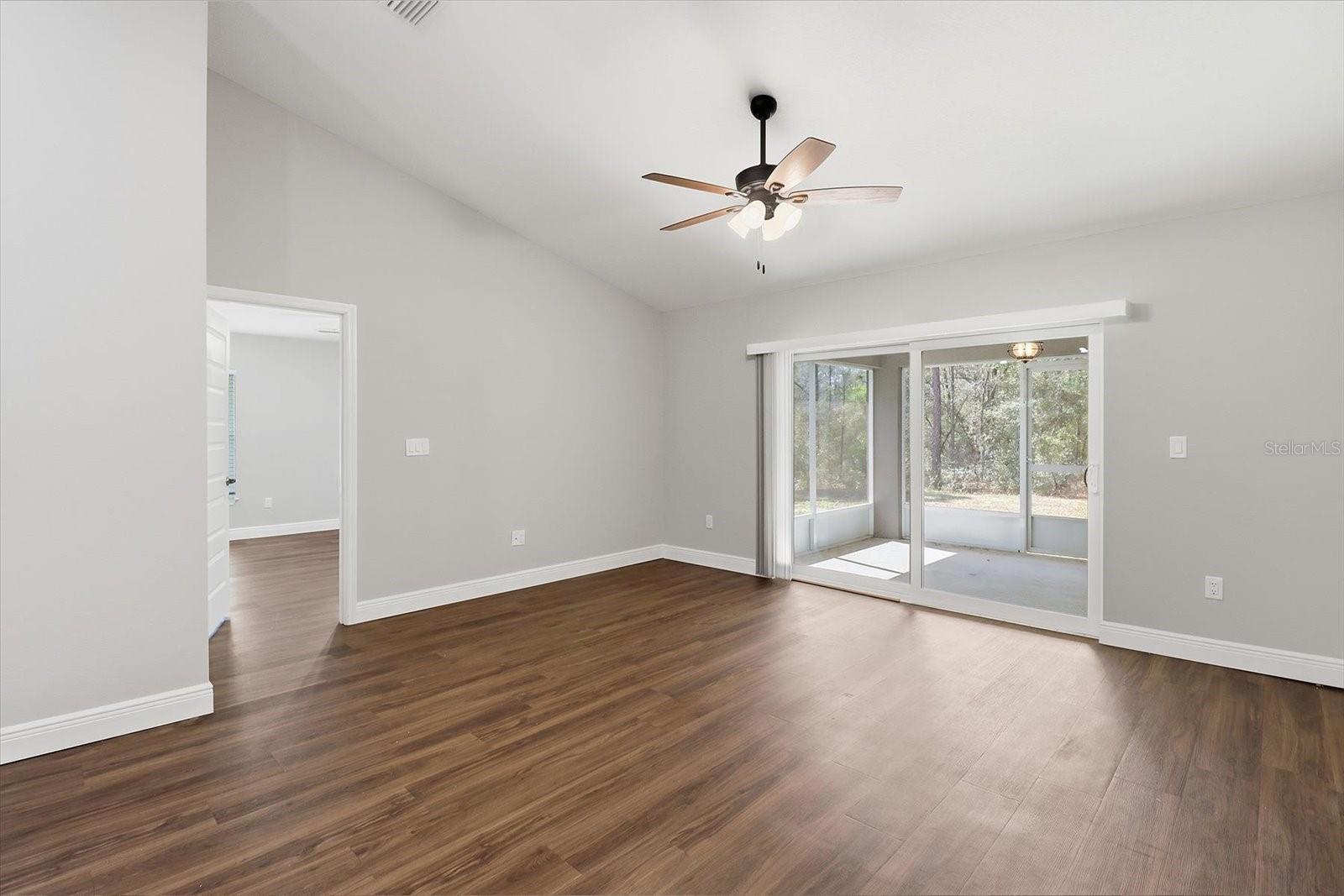 9144/9146 N Peachtree Way Property Photo 13