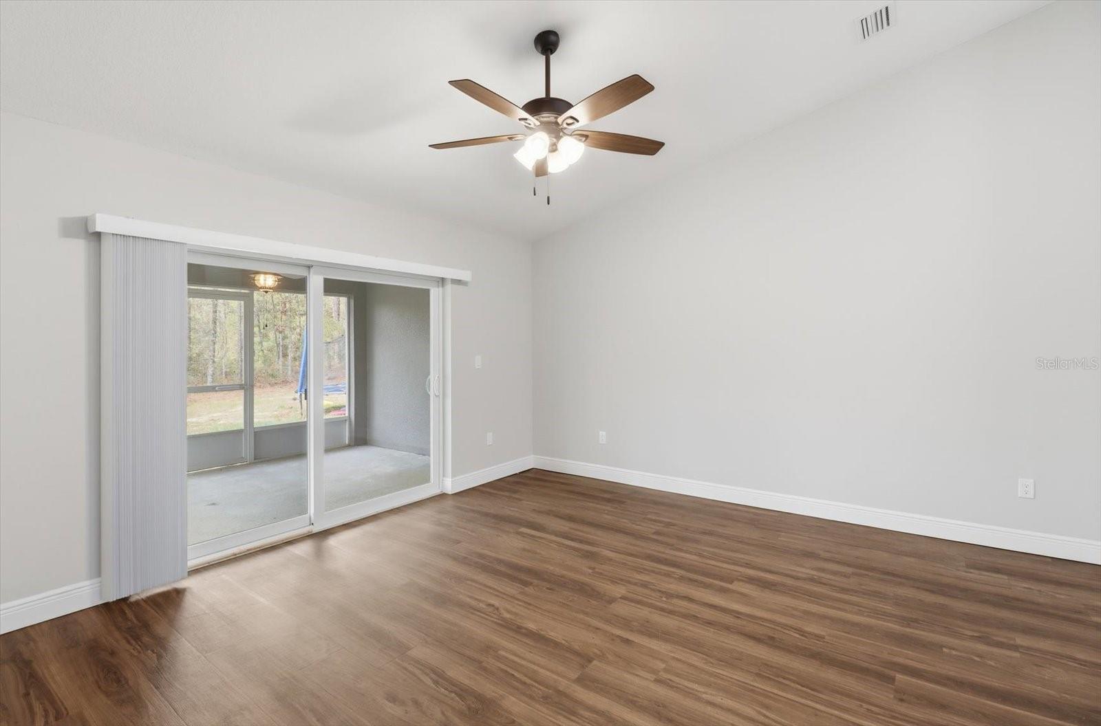 9144/9146 N Peachtree Way Property Photo 14