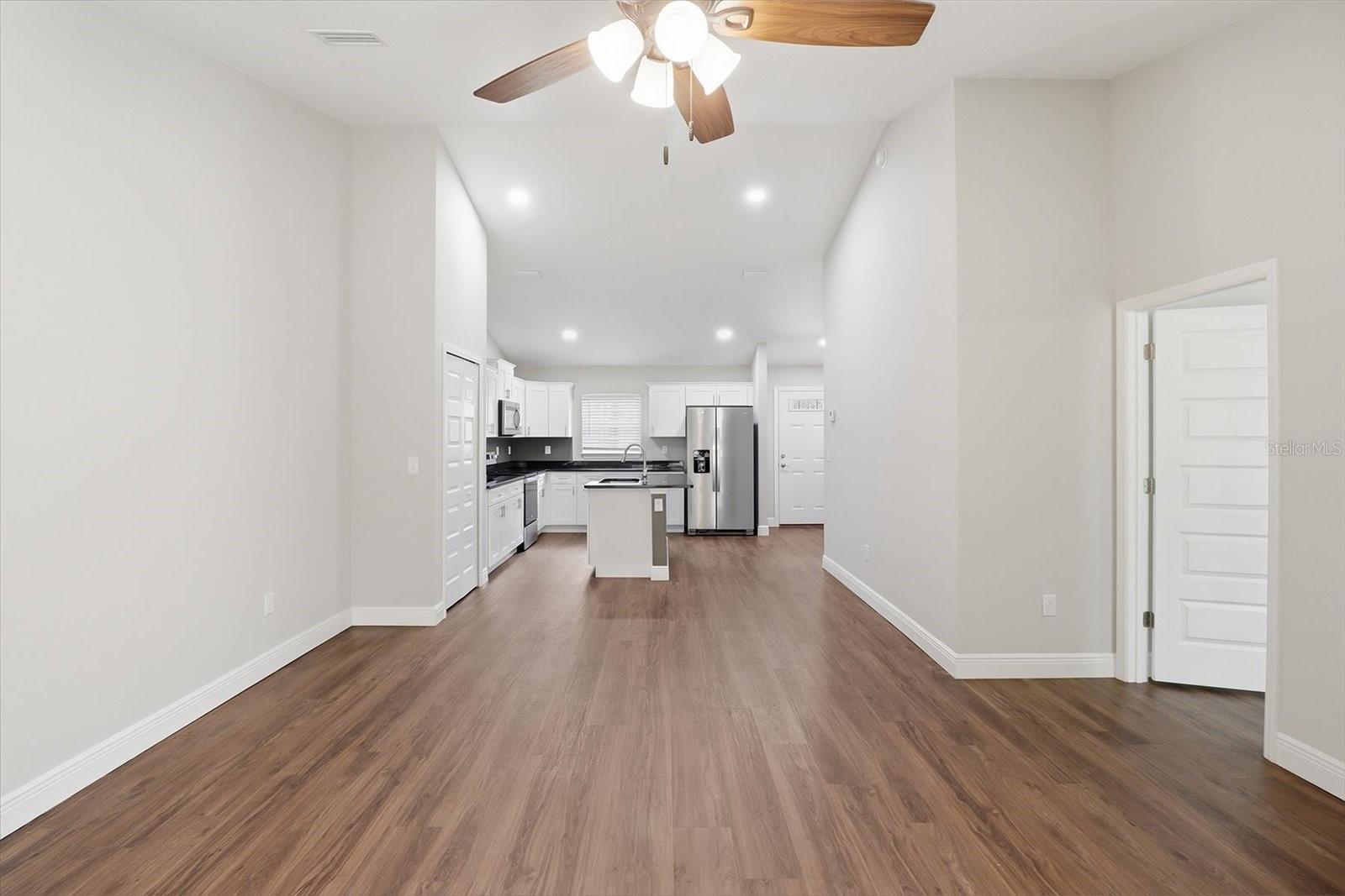 9144/9146 N Peachtree Way Property Photo 16