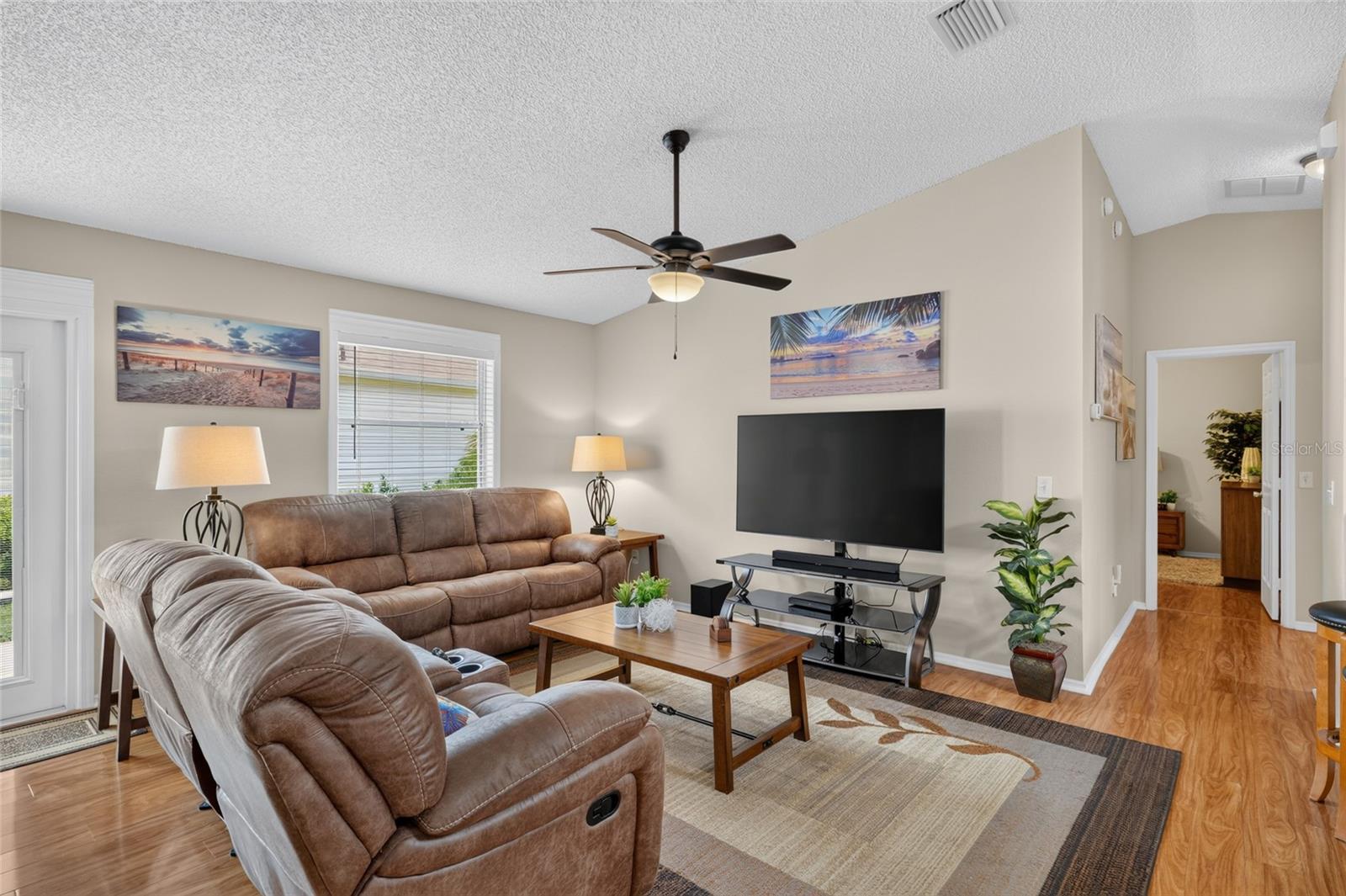 2673 Suffolk St Property Photo 8