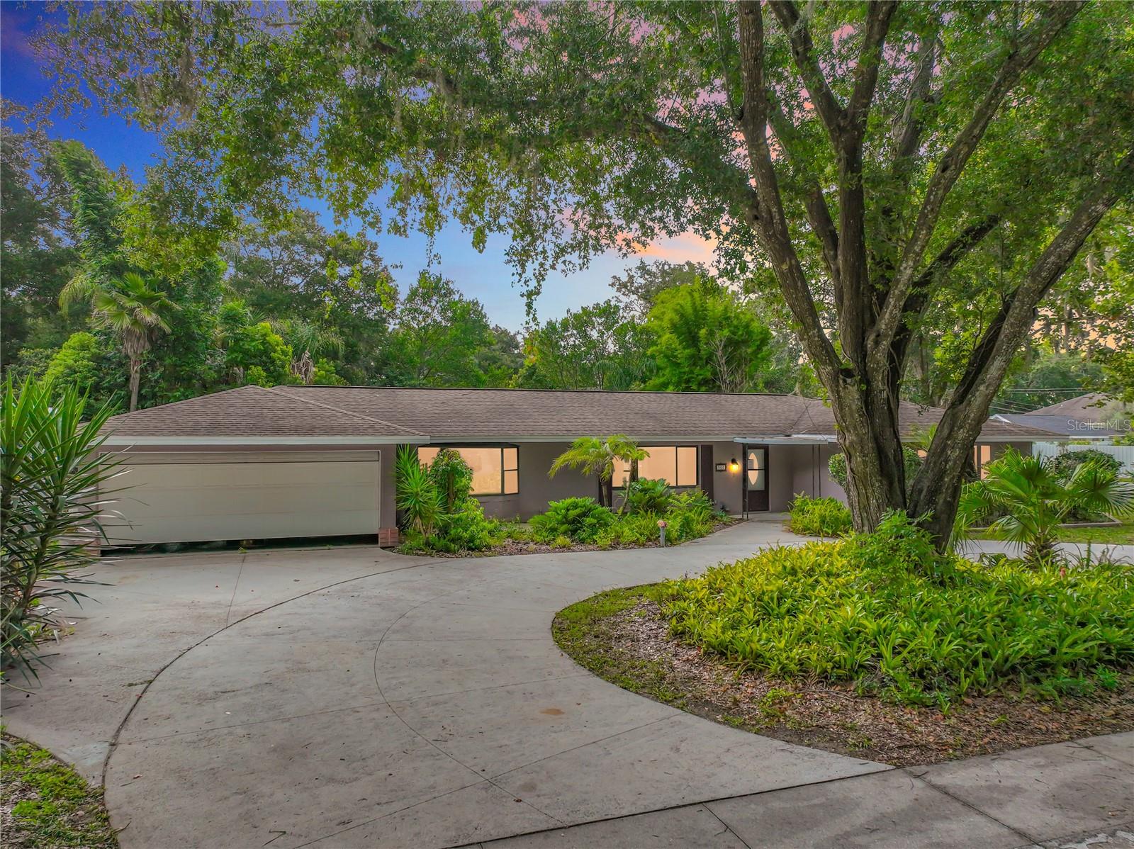 300 PINECREST RD