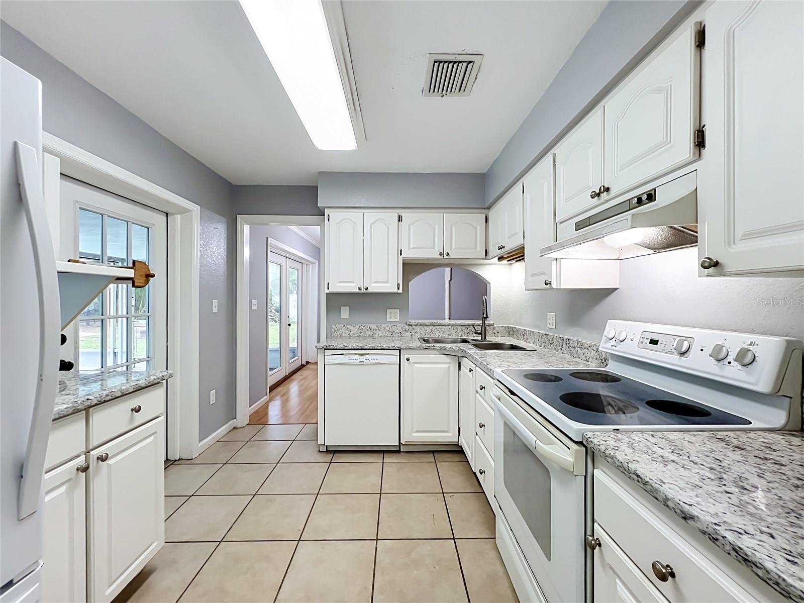 300 Pinecrest Rd Property Photo 8
