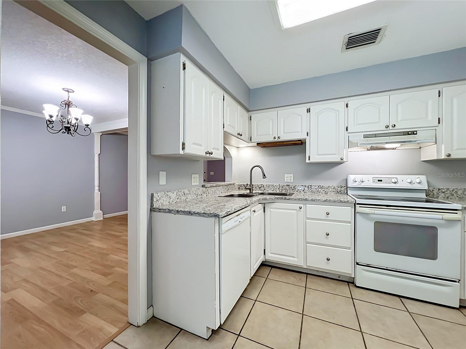 300 Pinecrest Rd Property Photo 10