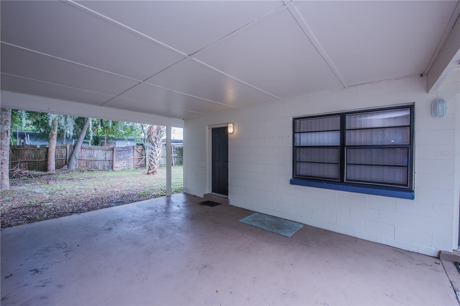 445 Walnut St Property Photo 4