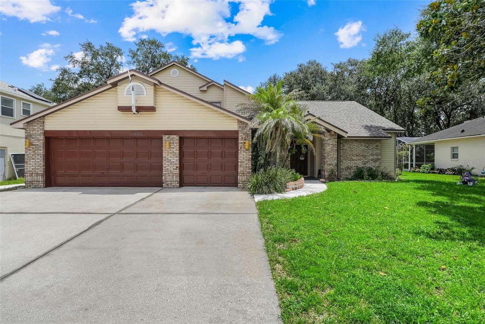 305 FORREST CREST CT Property Photo 1