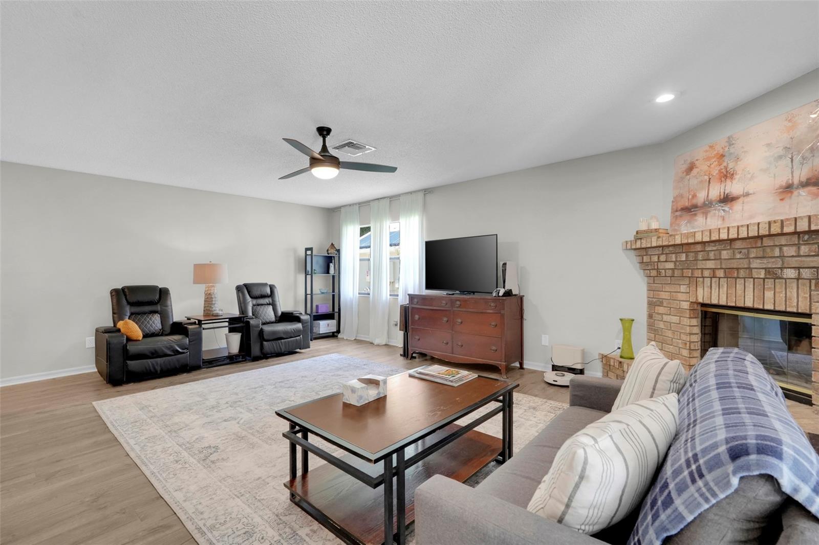 305 Forrest Crest Ct Property Photo 17