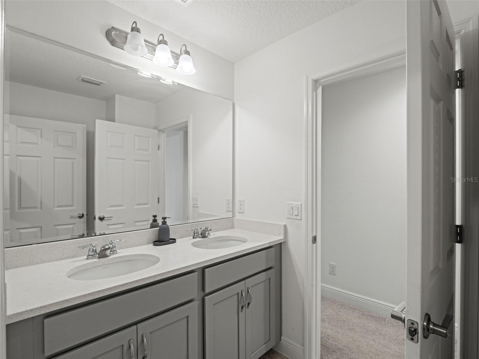480 Switchgrass Loop Property Photo 44