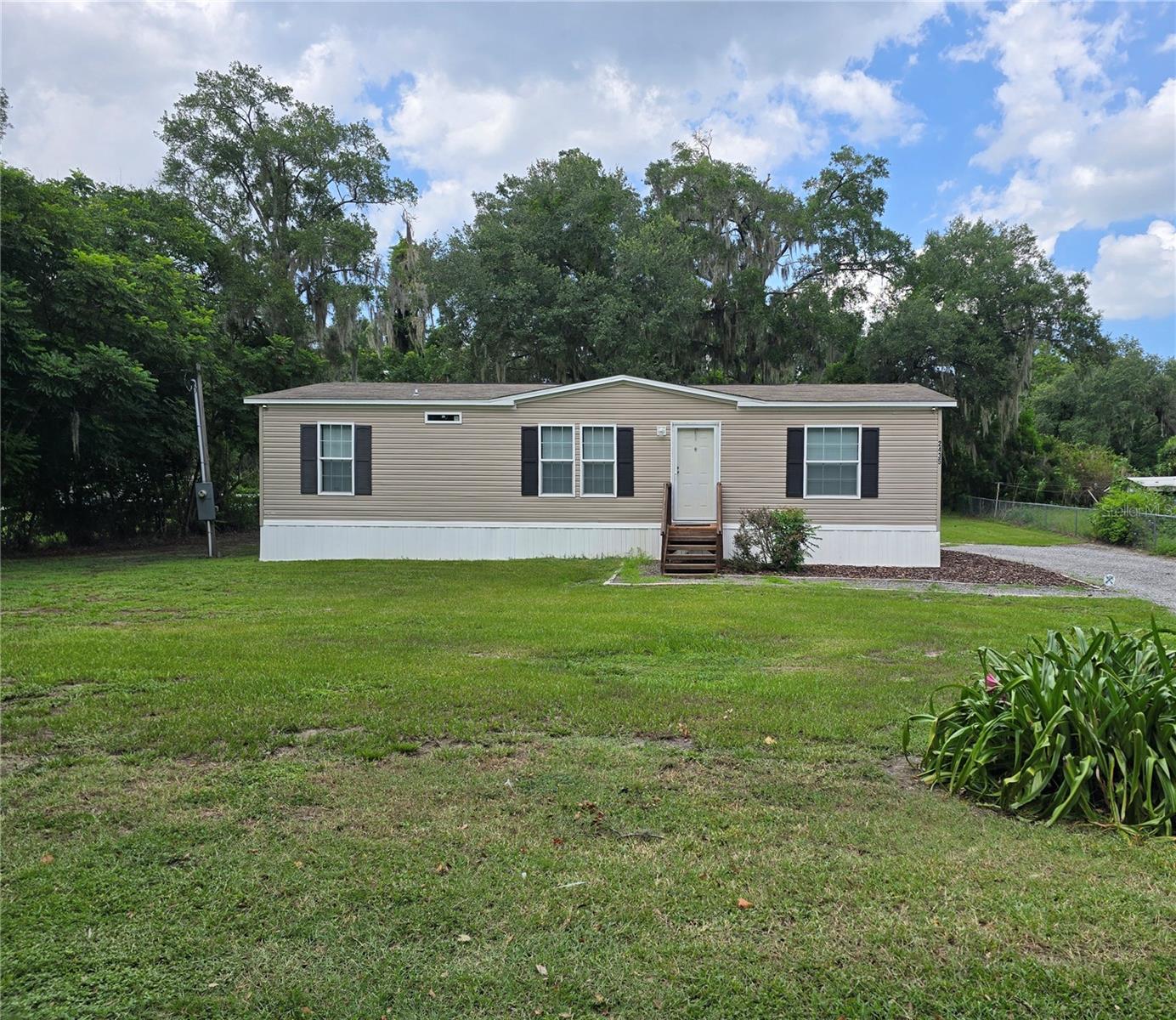 2435 MYER AVE