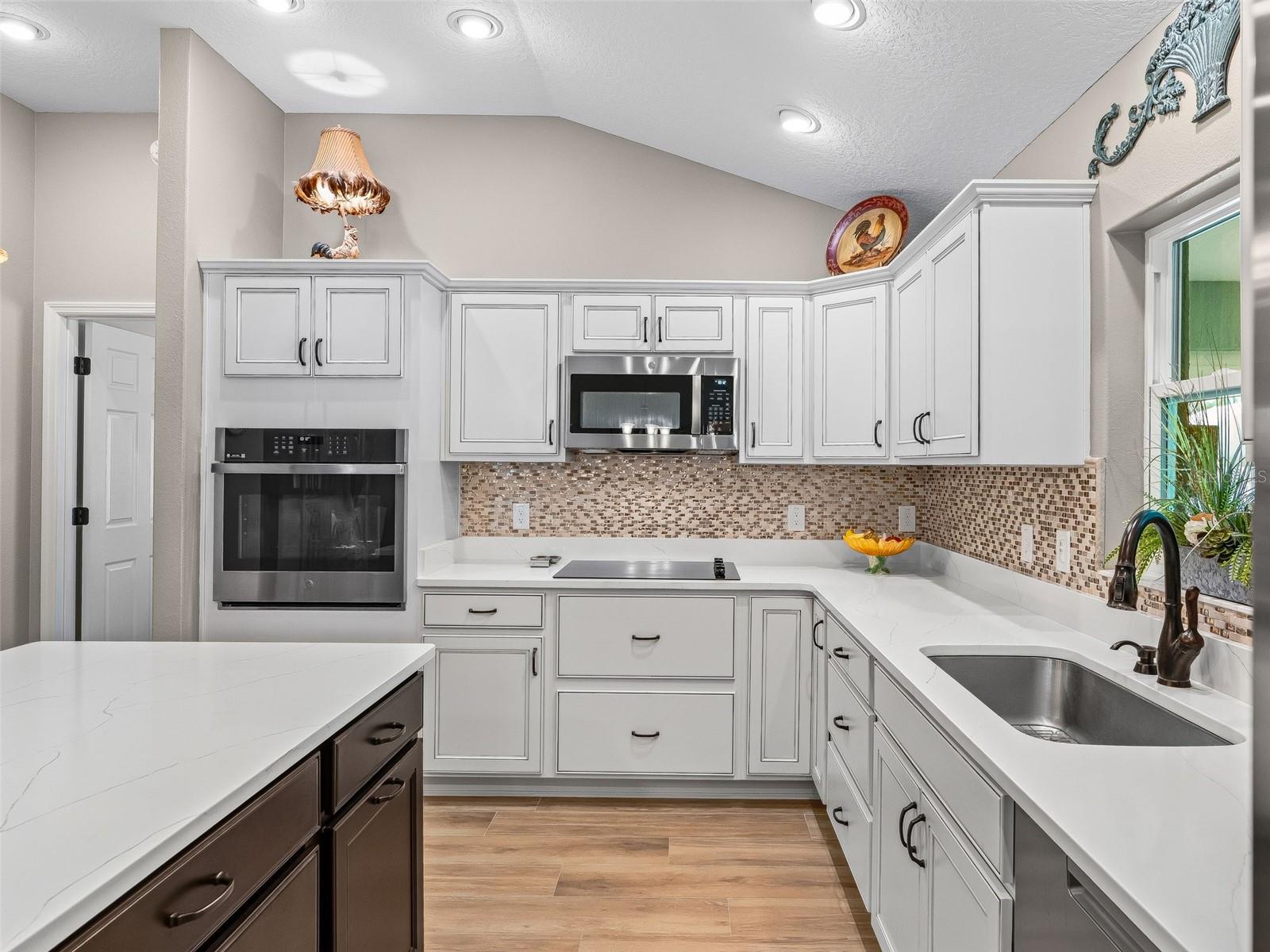 3286 Dzuro Dr Property Photo 16