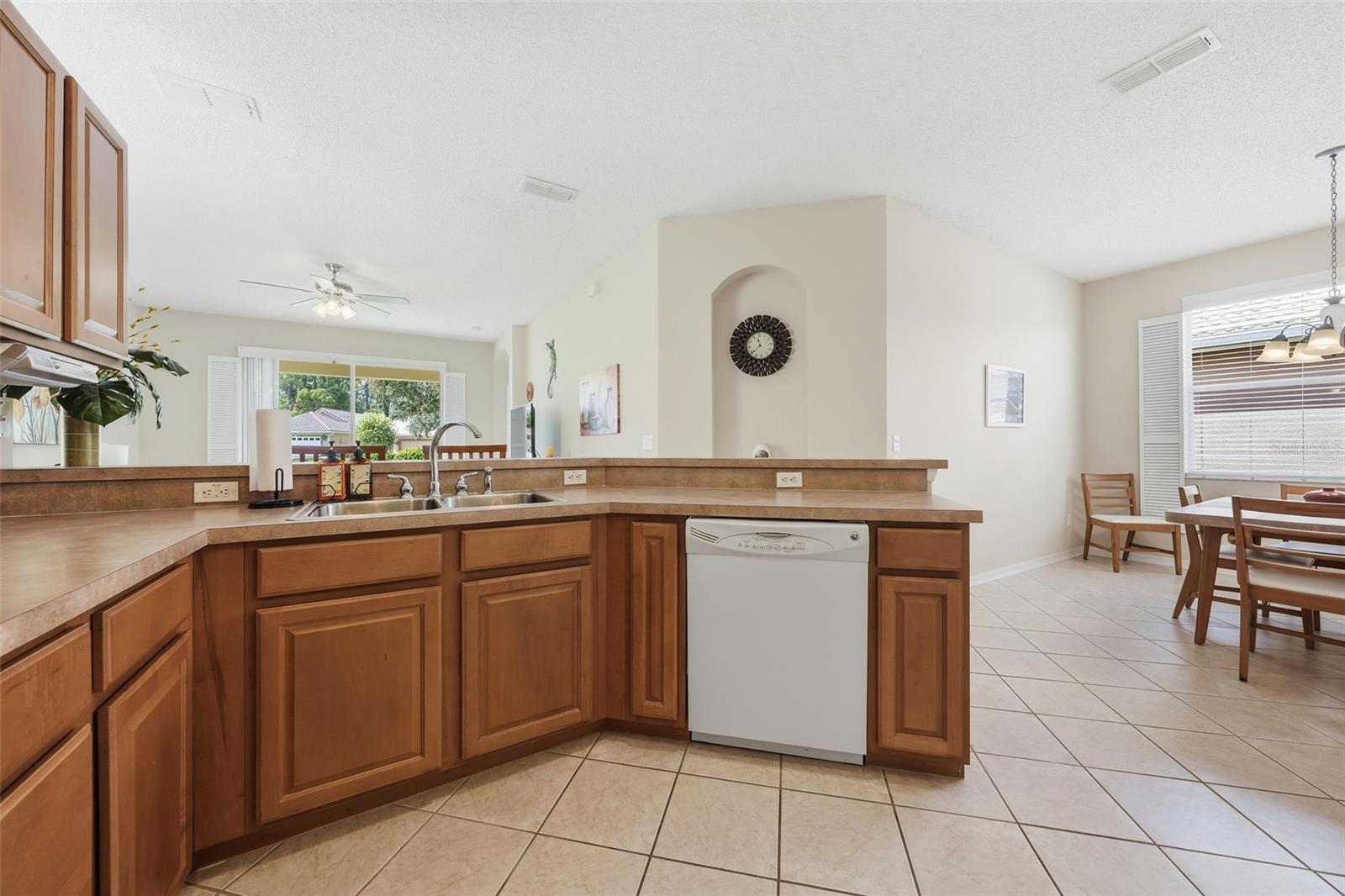 9076 Saint Andrews Way Property Photo 16