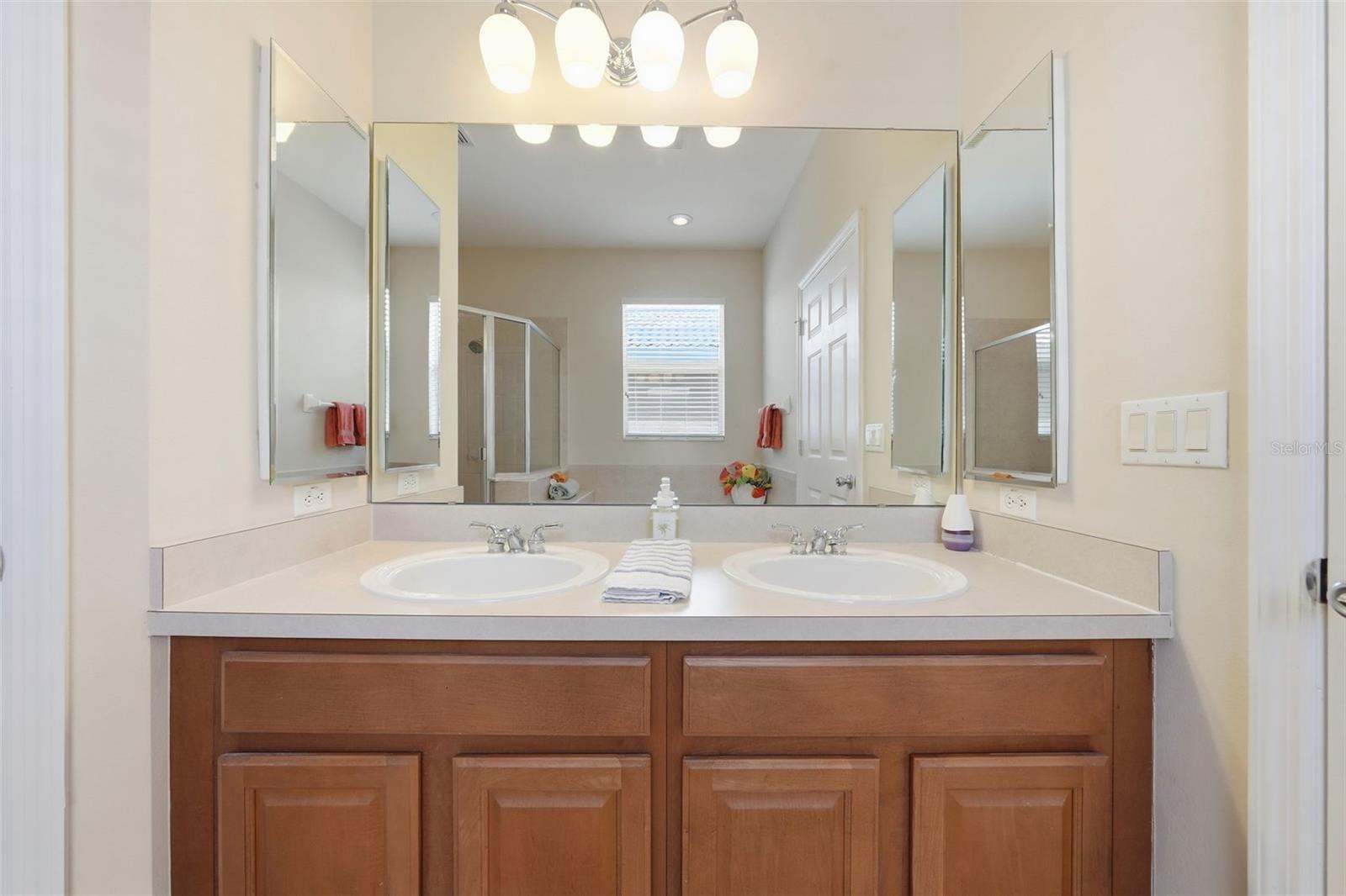 9076 Saint Andrews Way Property Photo 33