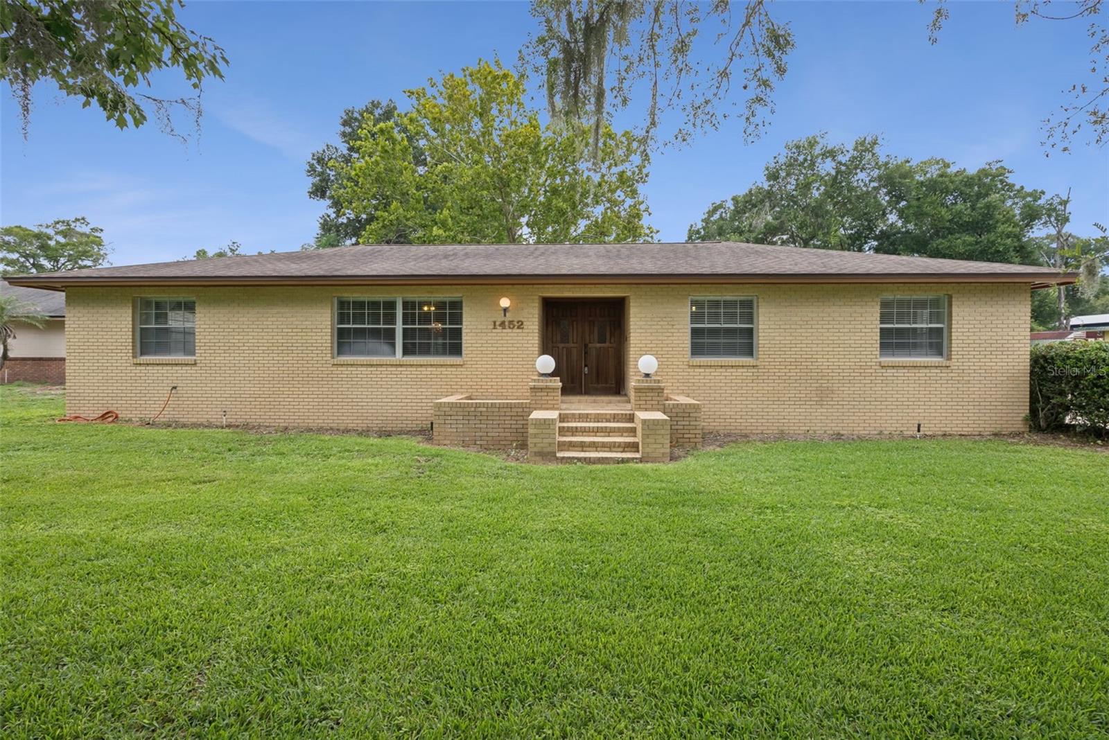 1452 Dingens Ave Property Photo 1