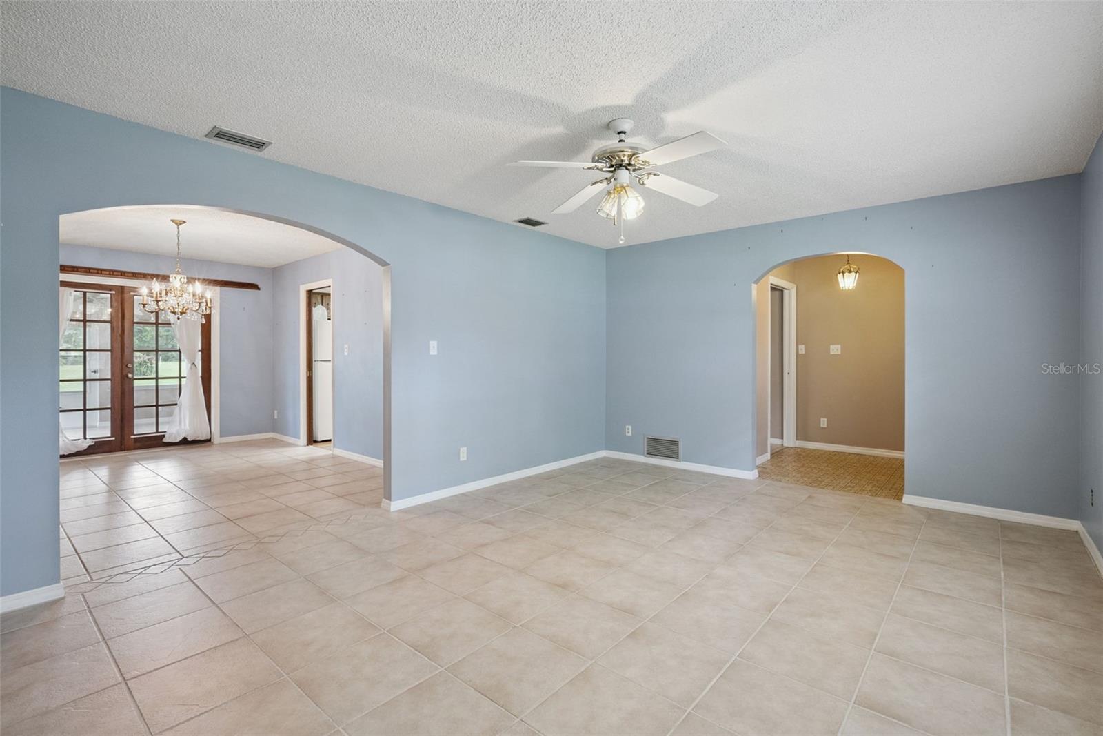 1452 Dingens Ave Property Photo 4