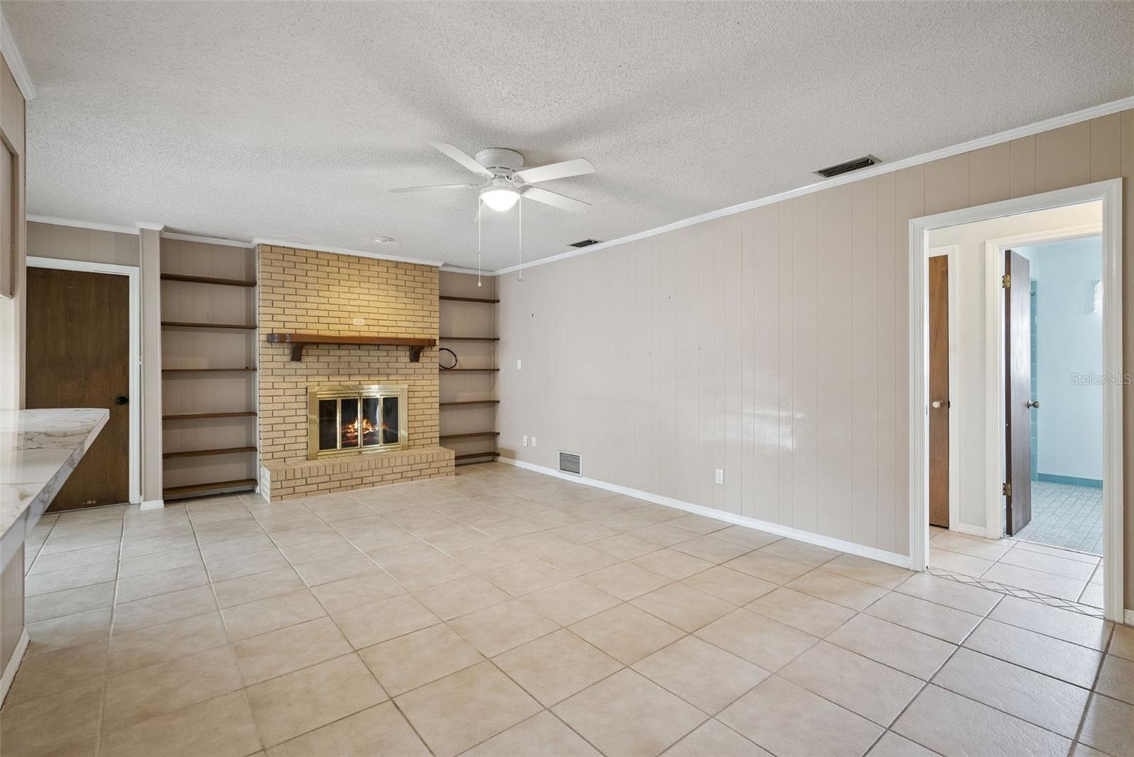 1452 Dingens Ave Property Photo 7