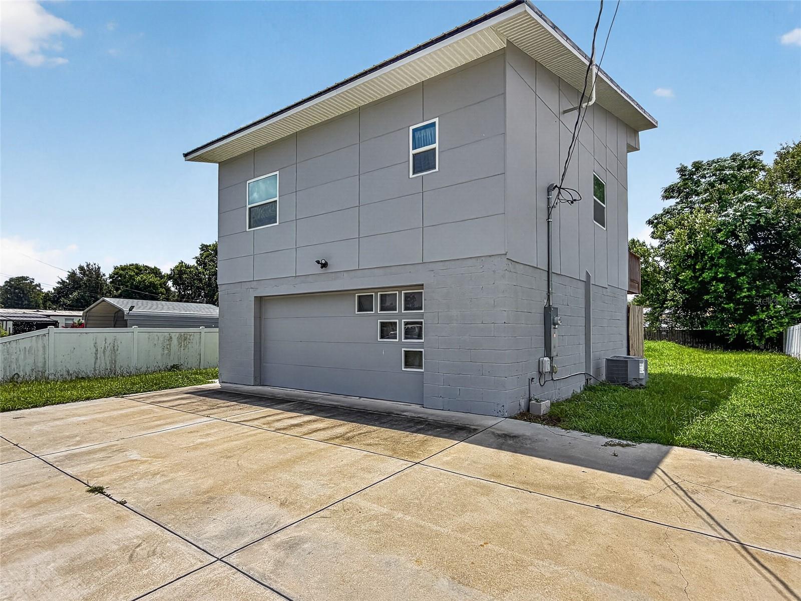 126 1st St Property Photo 1