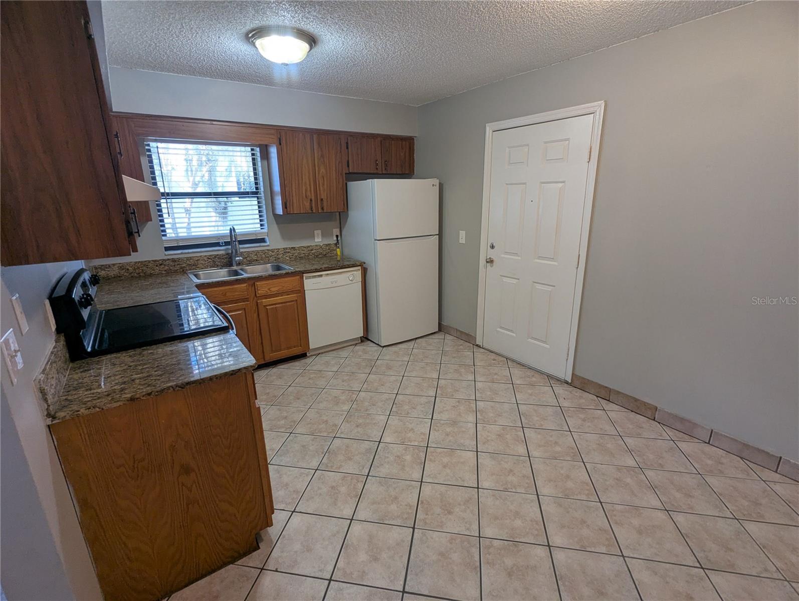 910 South Center St #910 Property Photo 3
