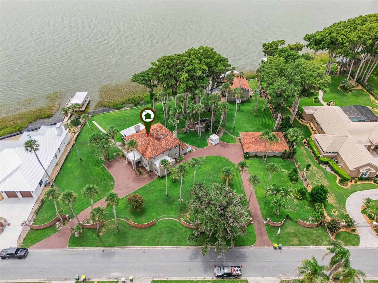 801 Lake Shore Dr Property Photo