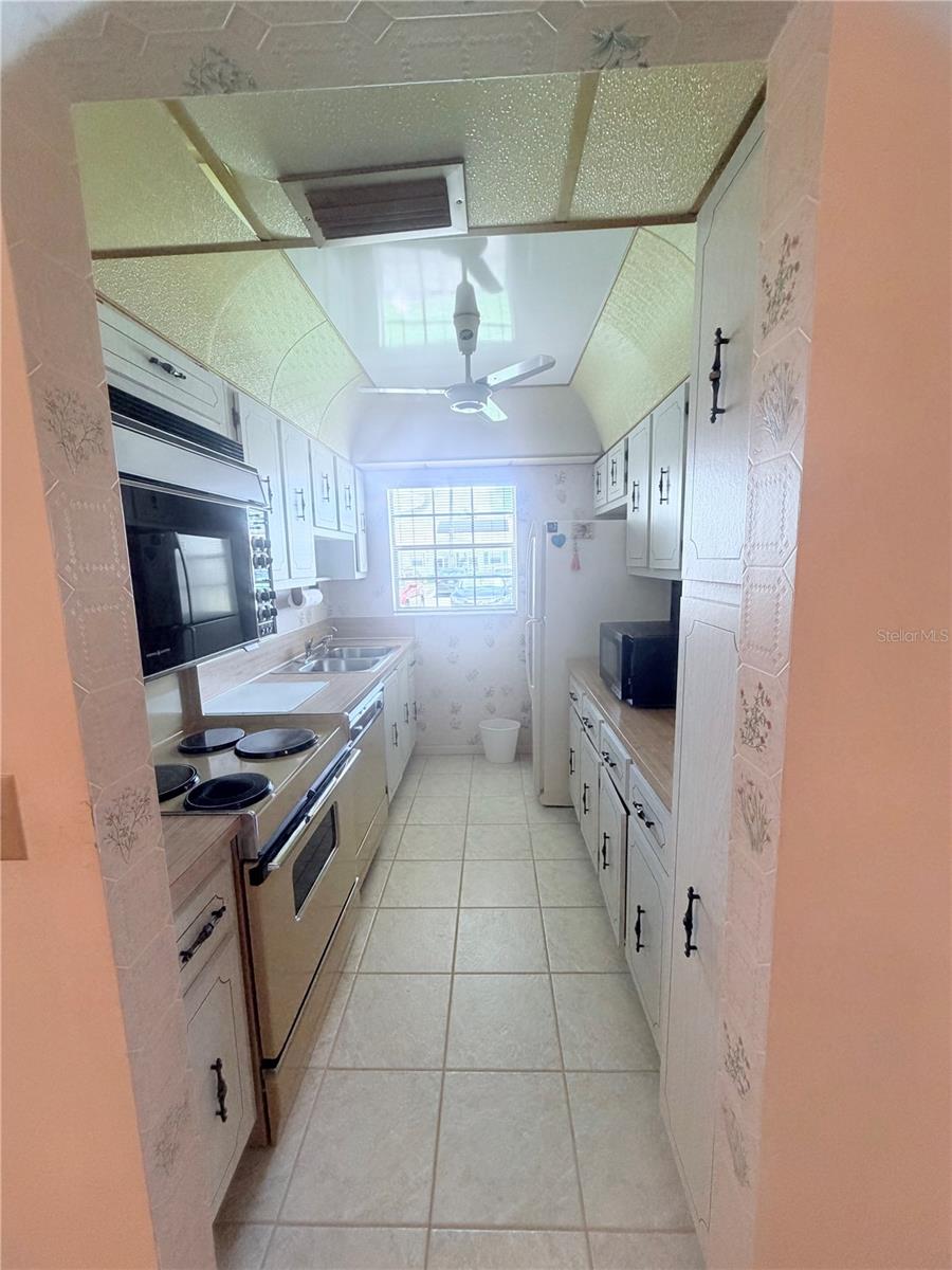5301 Lakefront Blvd #c Property Photo 4