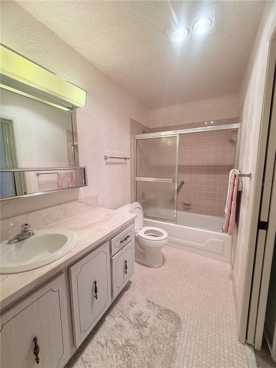 5301 Lakefront Blvd #c Property Photo 9