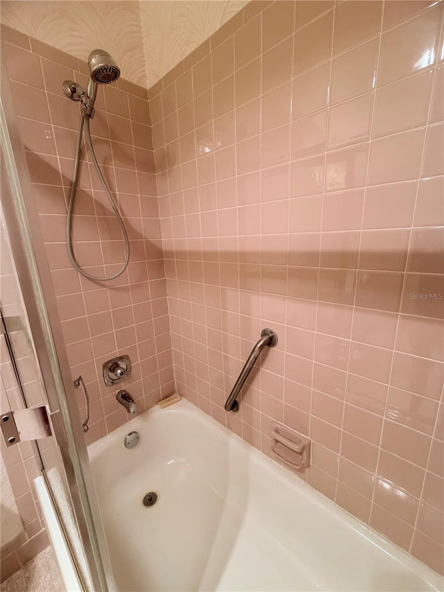 5301 Lakefront Blvd #c Property Photo 10