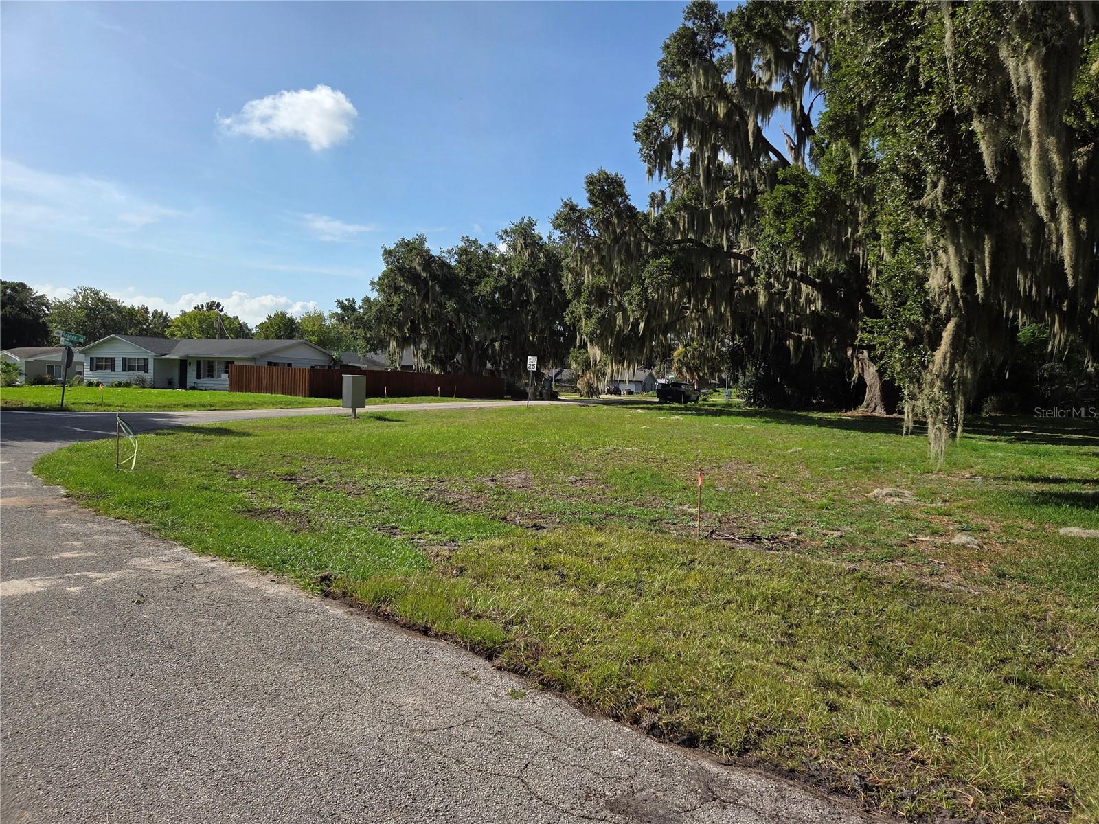 Lakeside Dr Property Photo 15