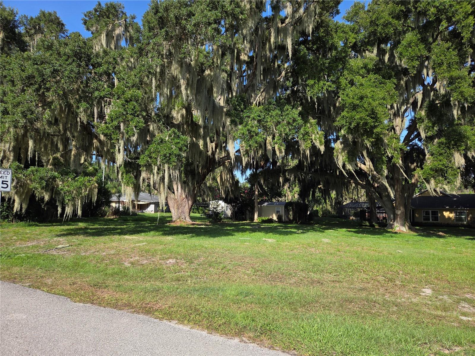Lakeside Dr Property Photo 19