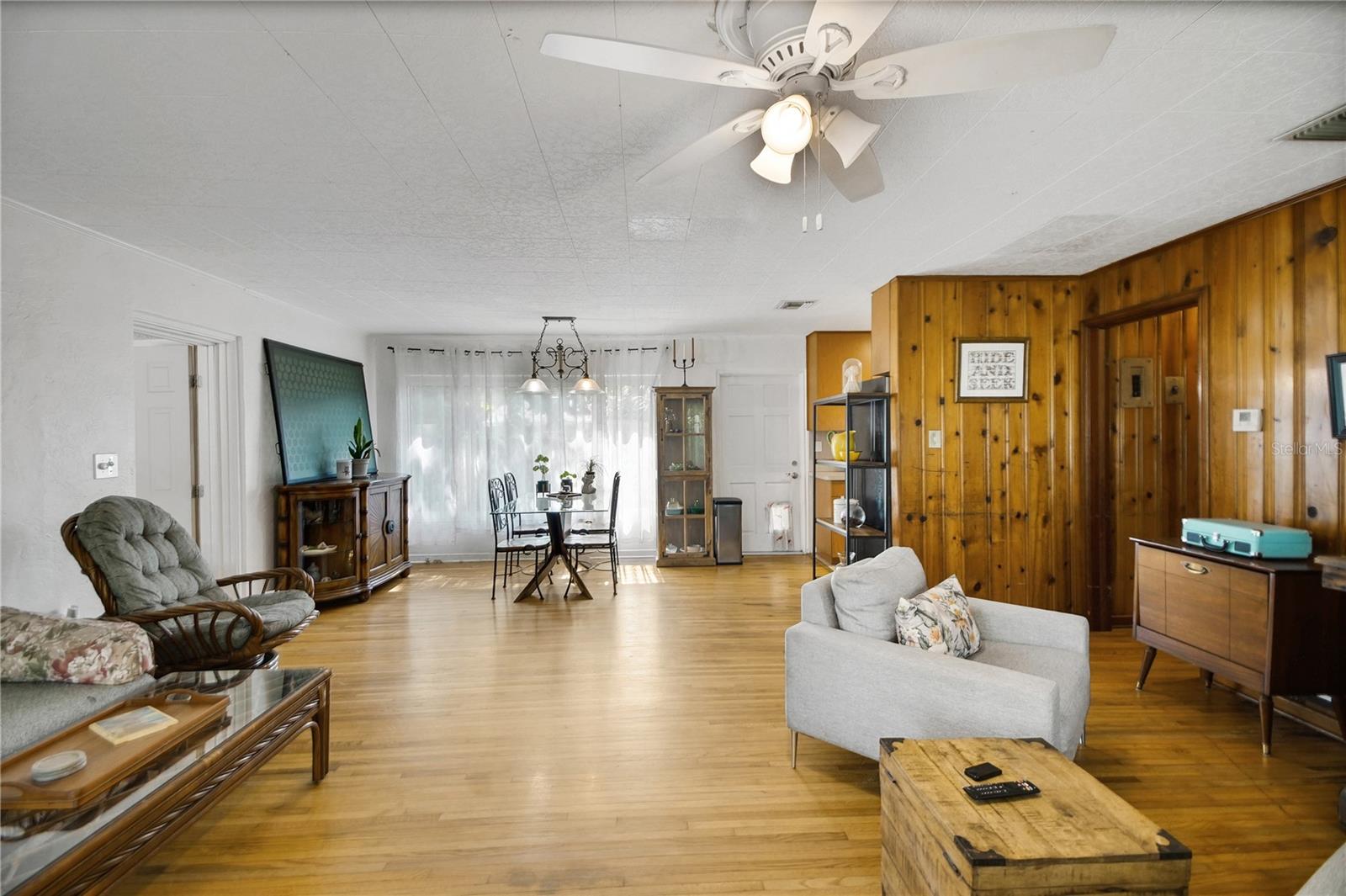 114 Park Ave Property Photo 3