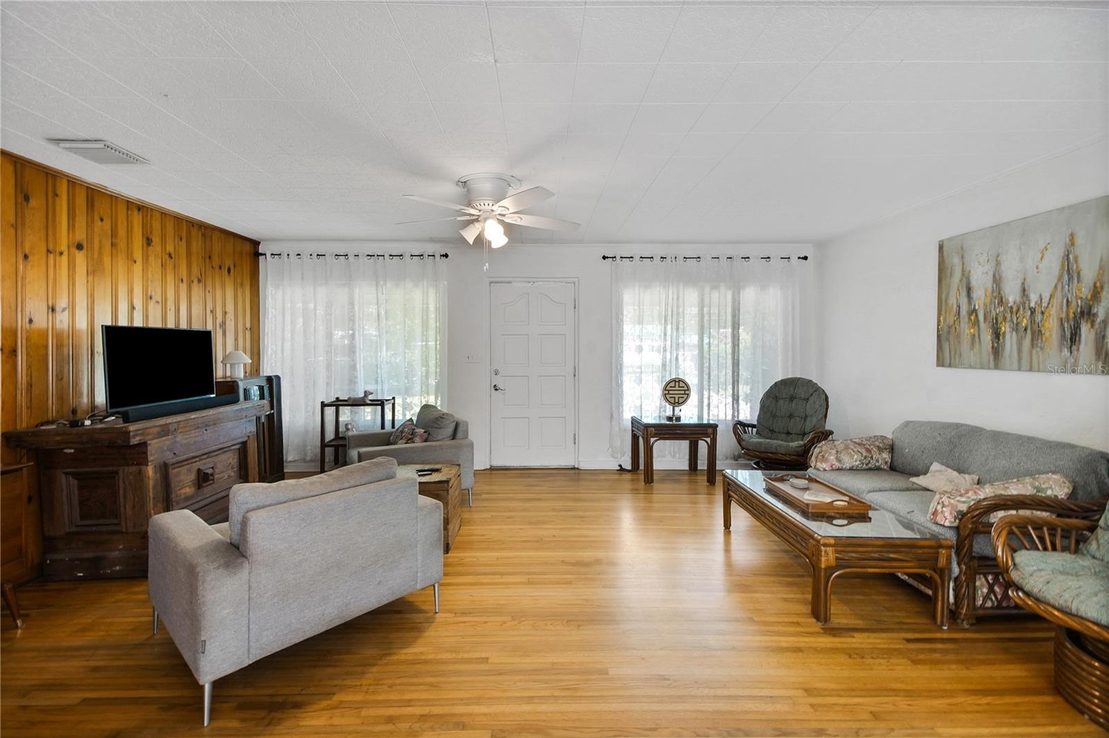 114 Park Ave Property Photo 12