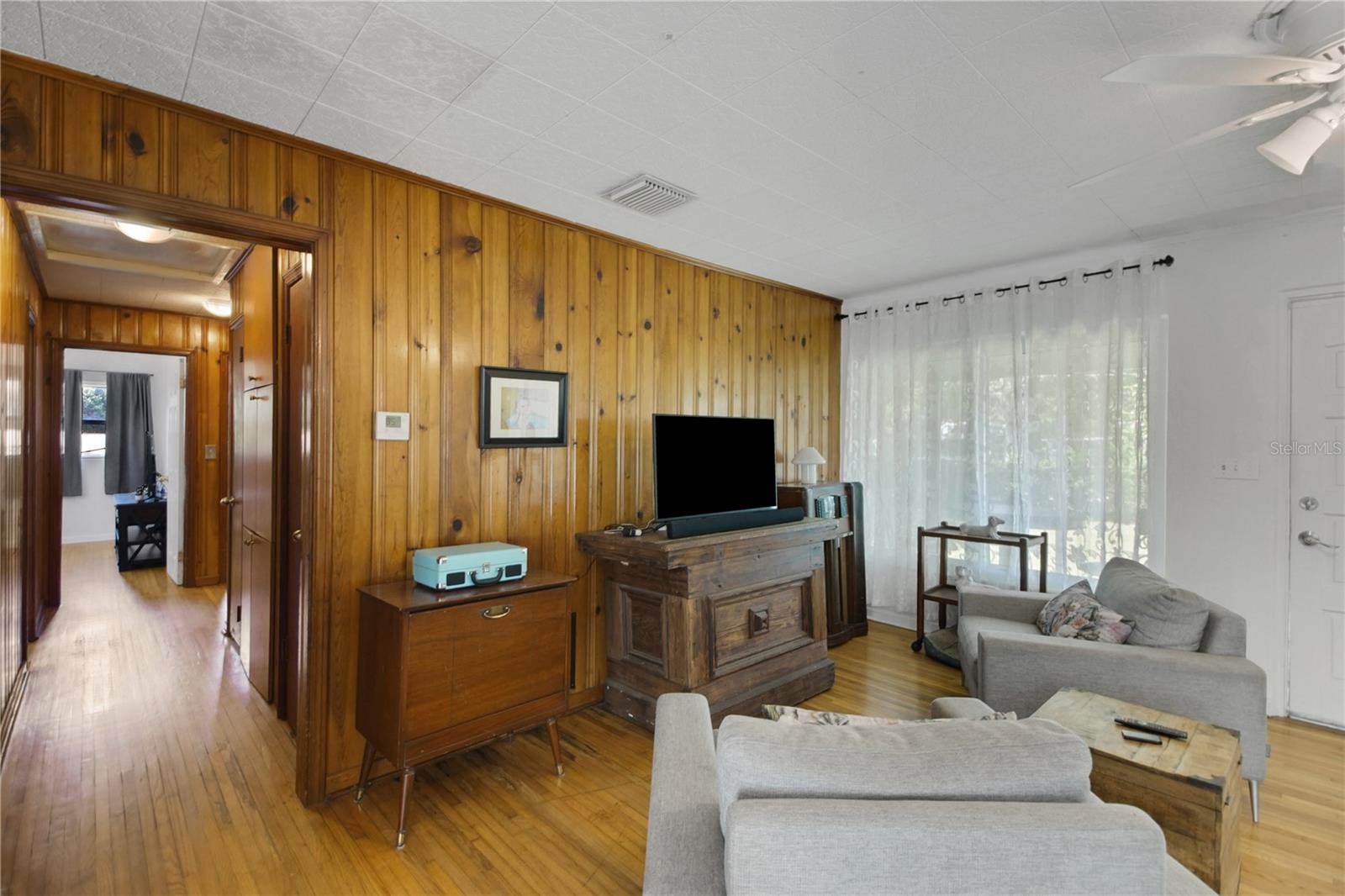 114 Park Ave Property Photo 13
