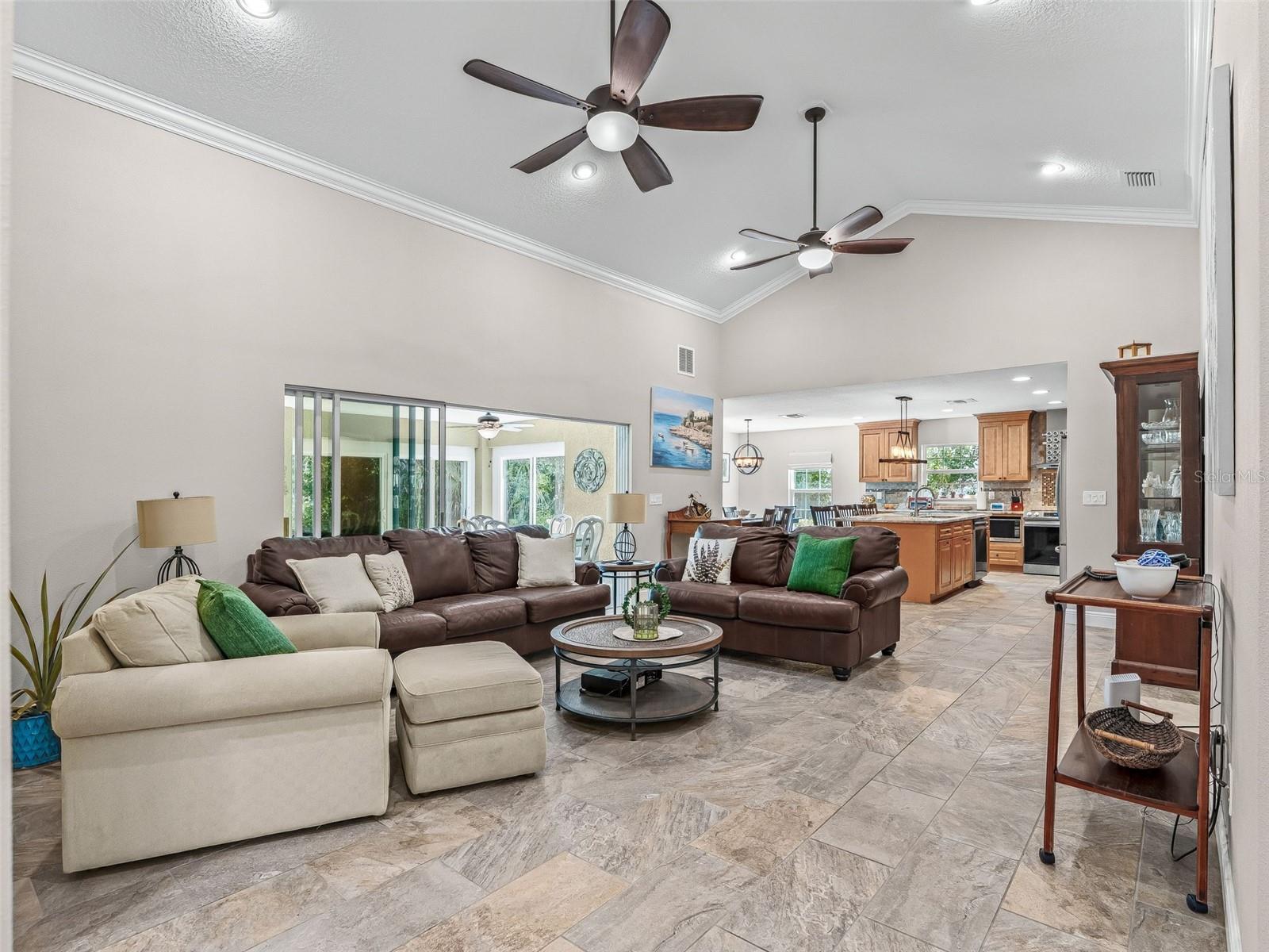 5331 Grove Mnr Property Photo 5