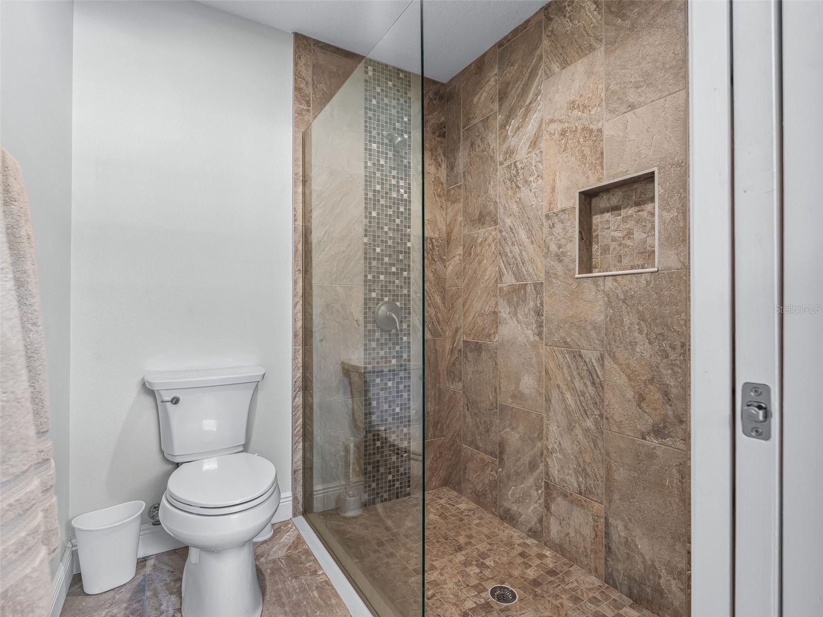 5331 Grove Mnr Property Photo 15
