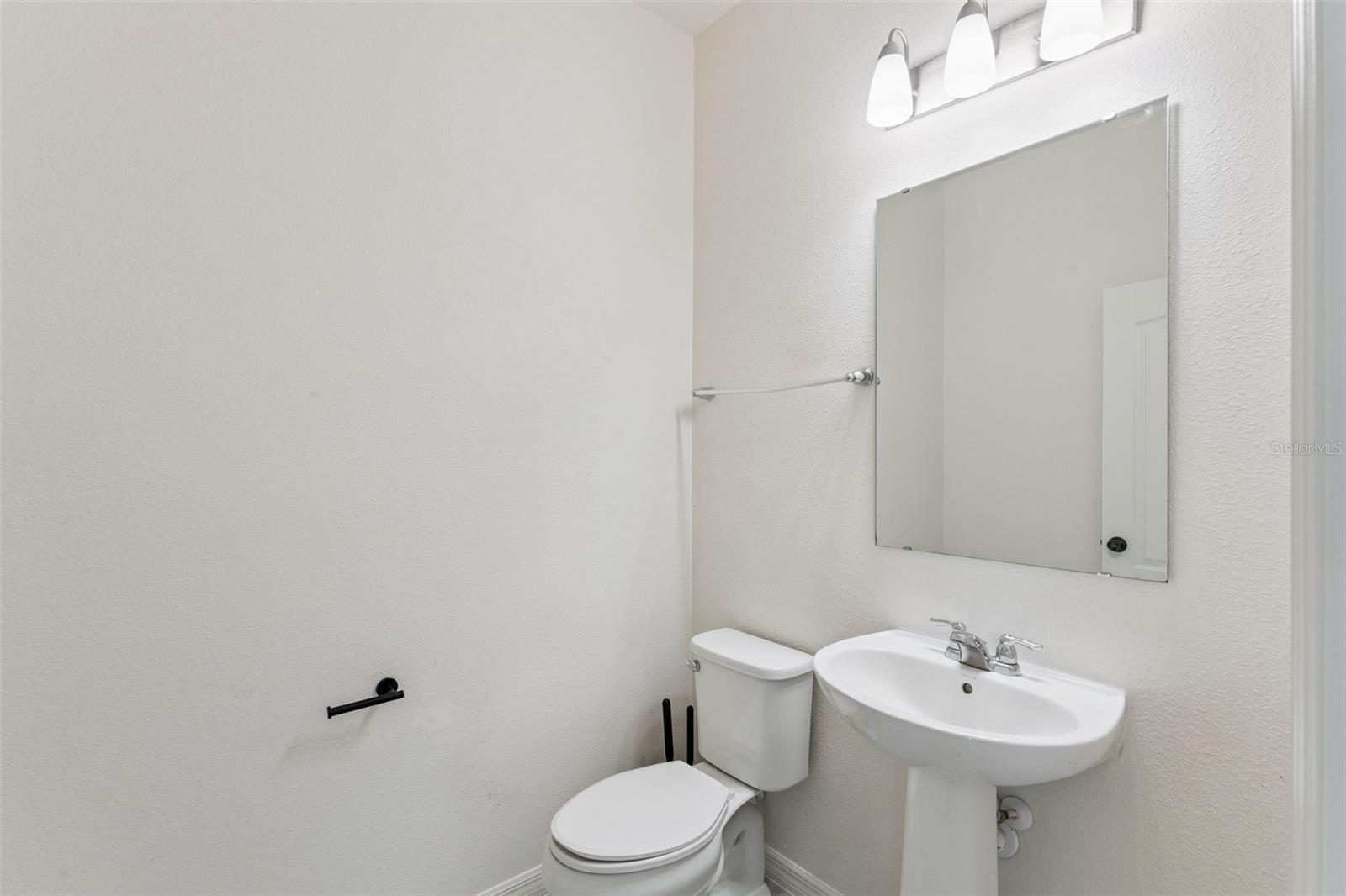 15898 Bradicks Ct Property Photo 12