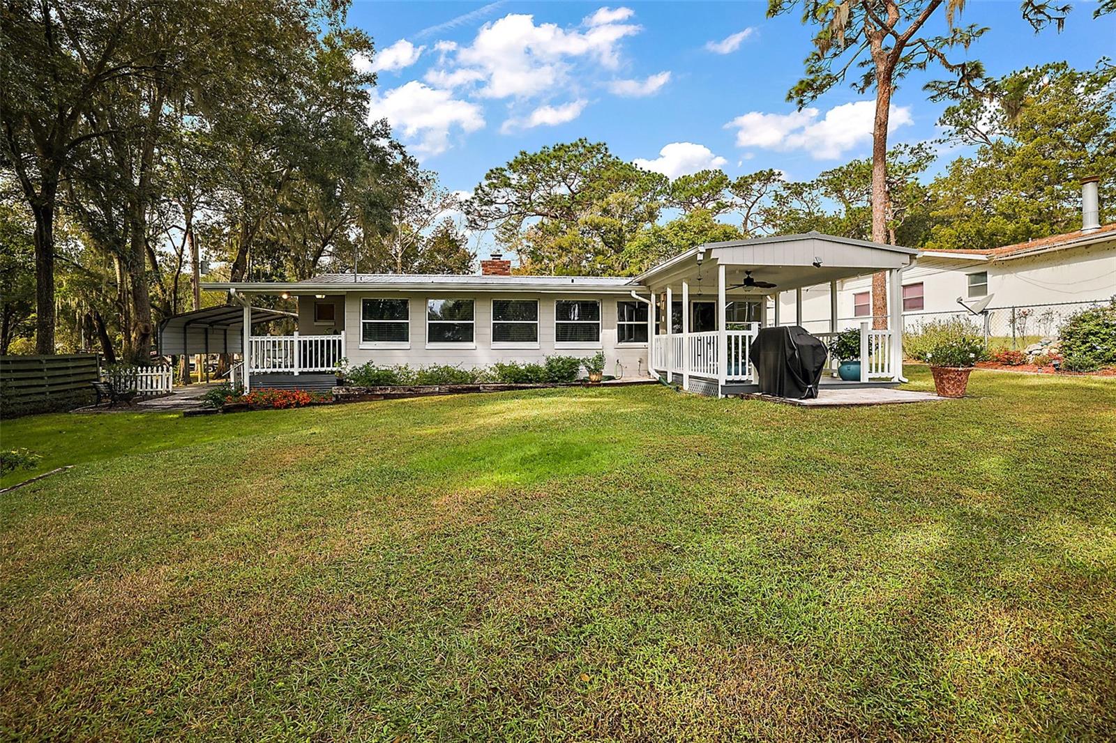 10303 Se Sunset Harbor Rd Property Photo 24